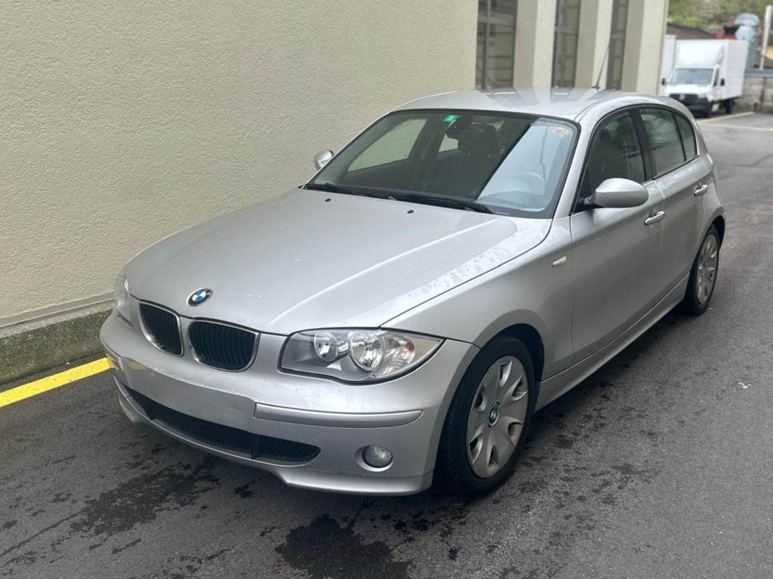 BMW 120i-image-0