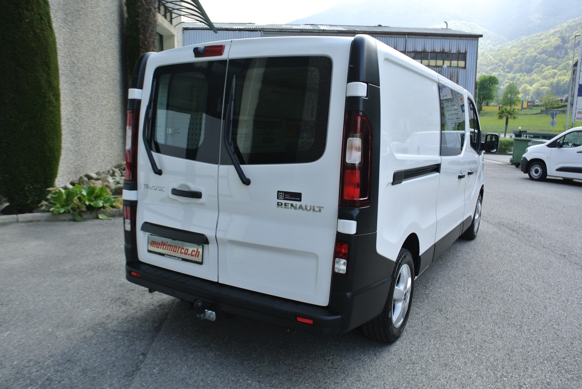 RENAULT Trafic 2.0 Energy dCi 120 3.0t Business L2H1-image-6