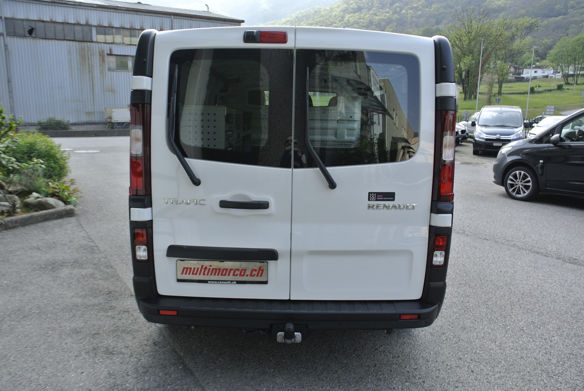 RENAULT Trafic 2.0 Energy dCi 120 3.0t Business L2H1-image-7