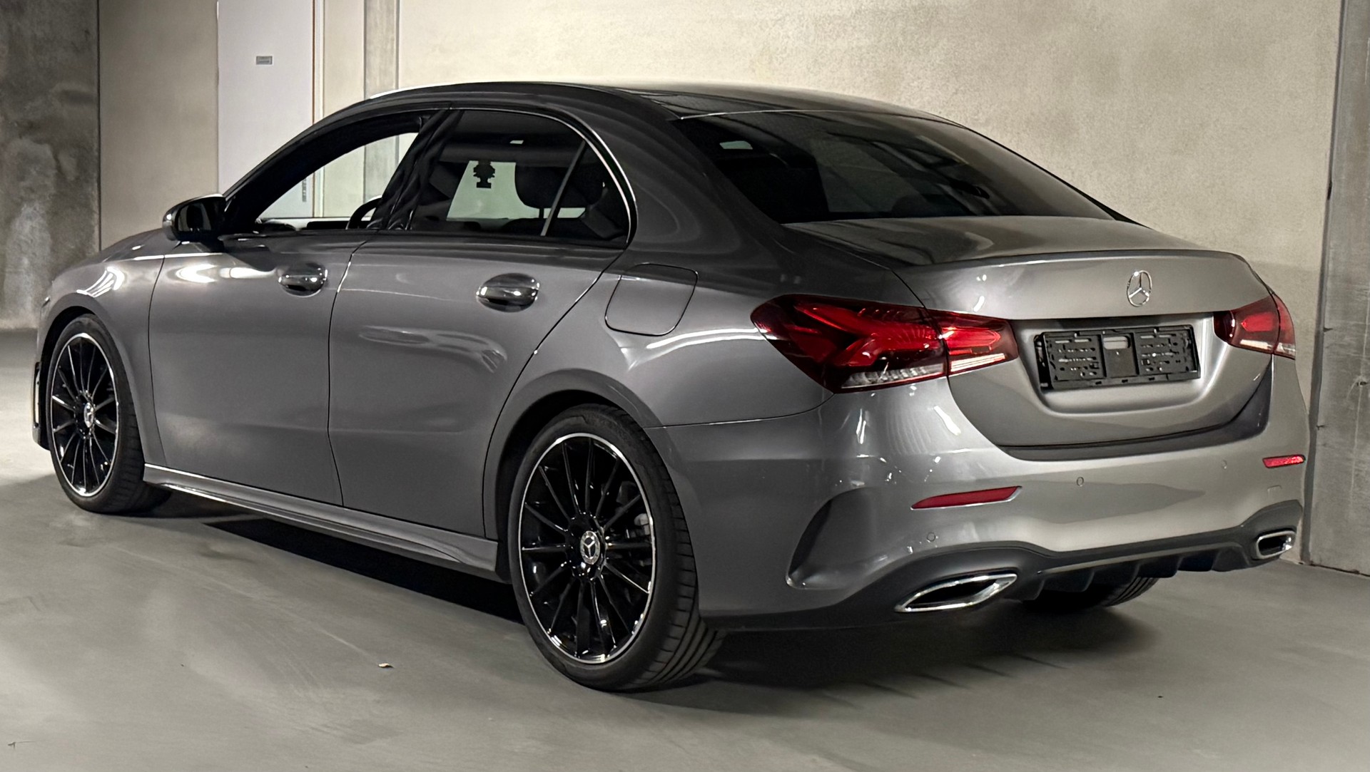 MERCEDES-BENZ A 250 AMG Line 7G-DCT-showroom-element-2