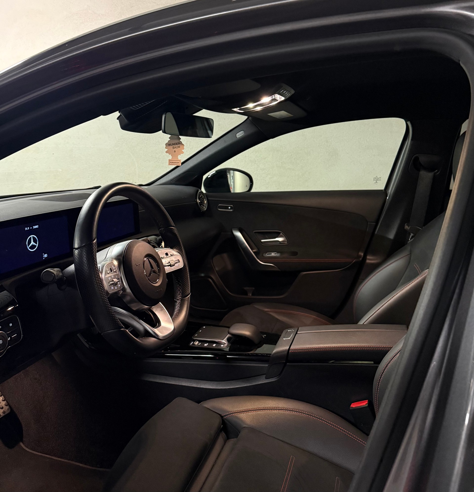 MERCEDES-BENZ A 250 AMG Line 7G-DCT-image-6