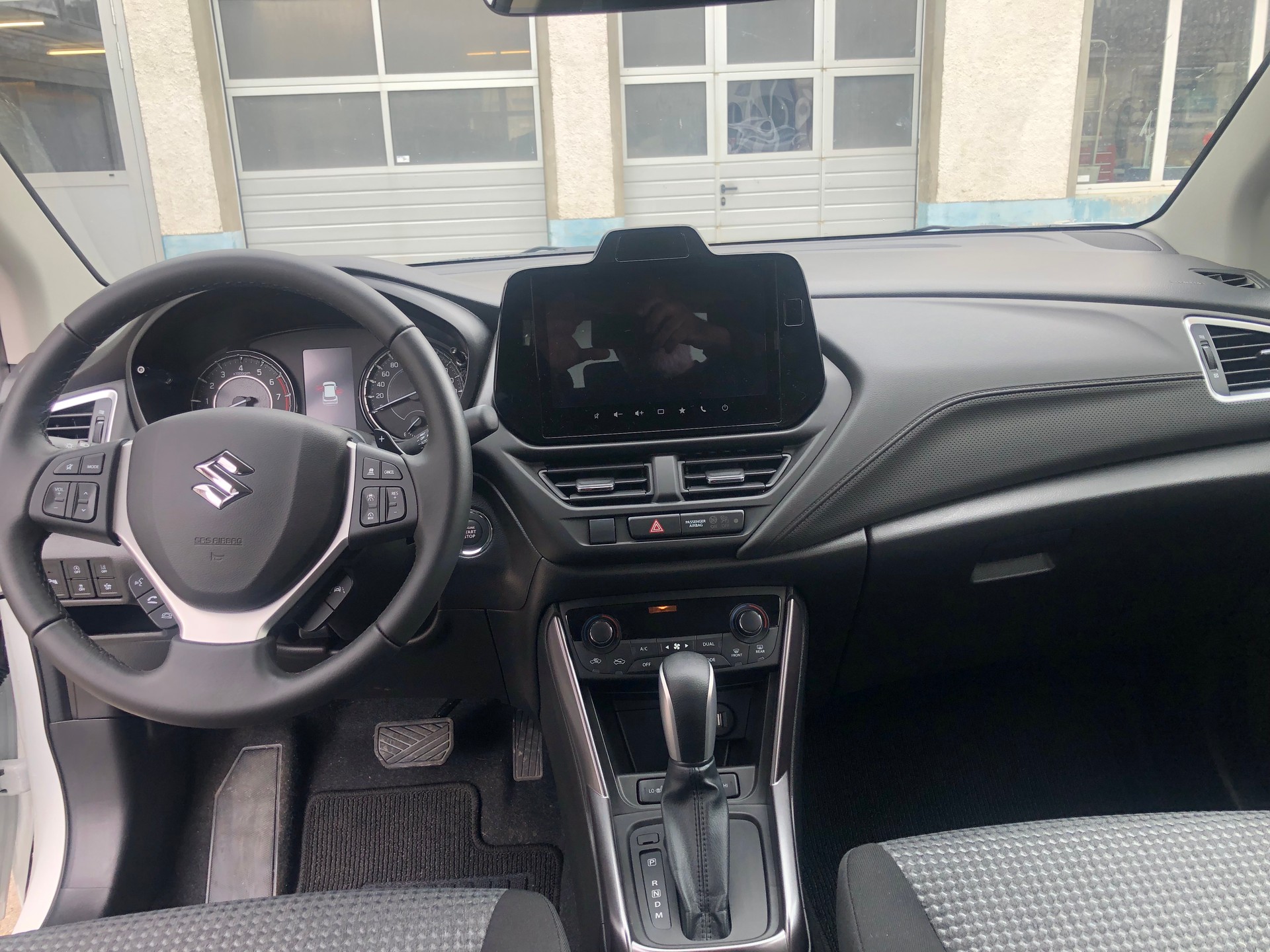 SUZUKI S-Cross 1.4 16V Compact+ MHD 4WD Automatic-image-9