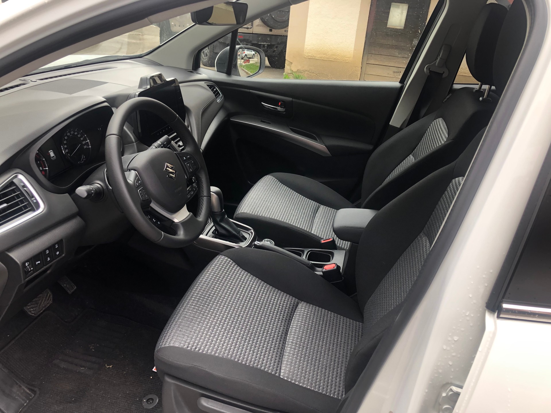 SUZUKI S-Cross 1.4 16V Compact+ MHD 4WD Automatic-image-10