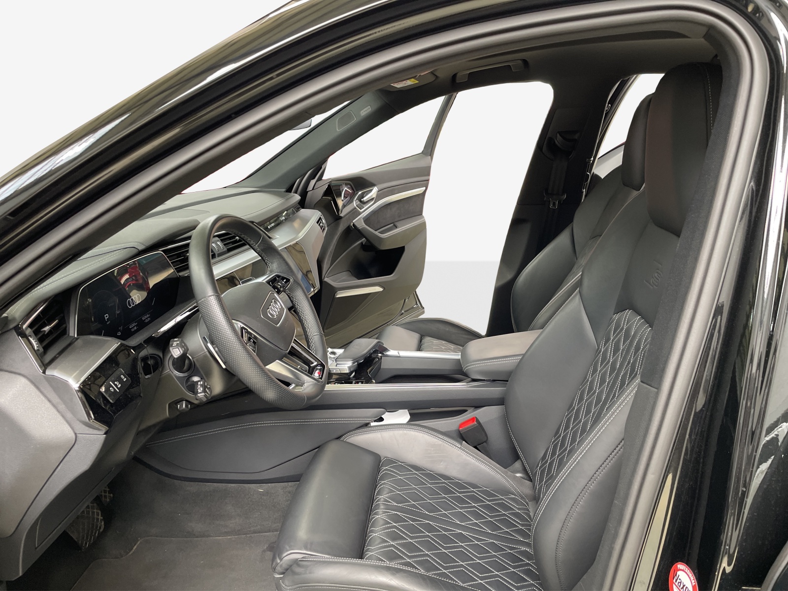 AUDI e-tron S Sportback quattro-image-8