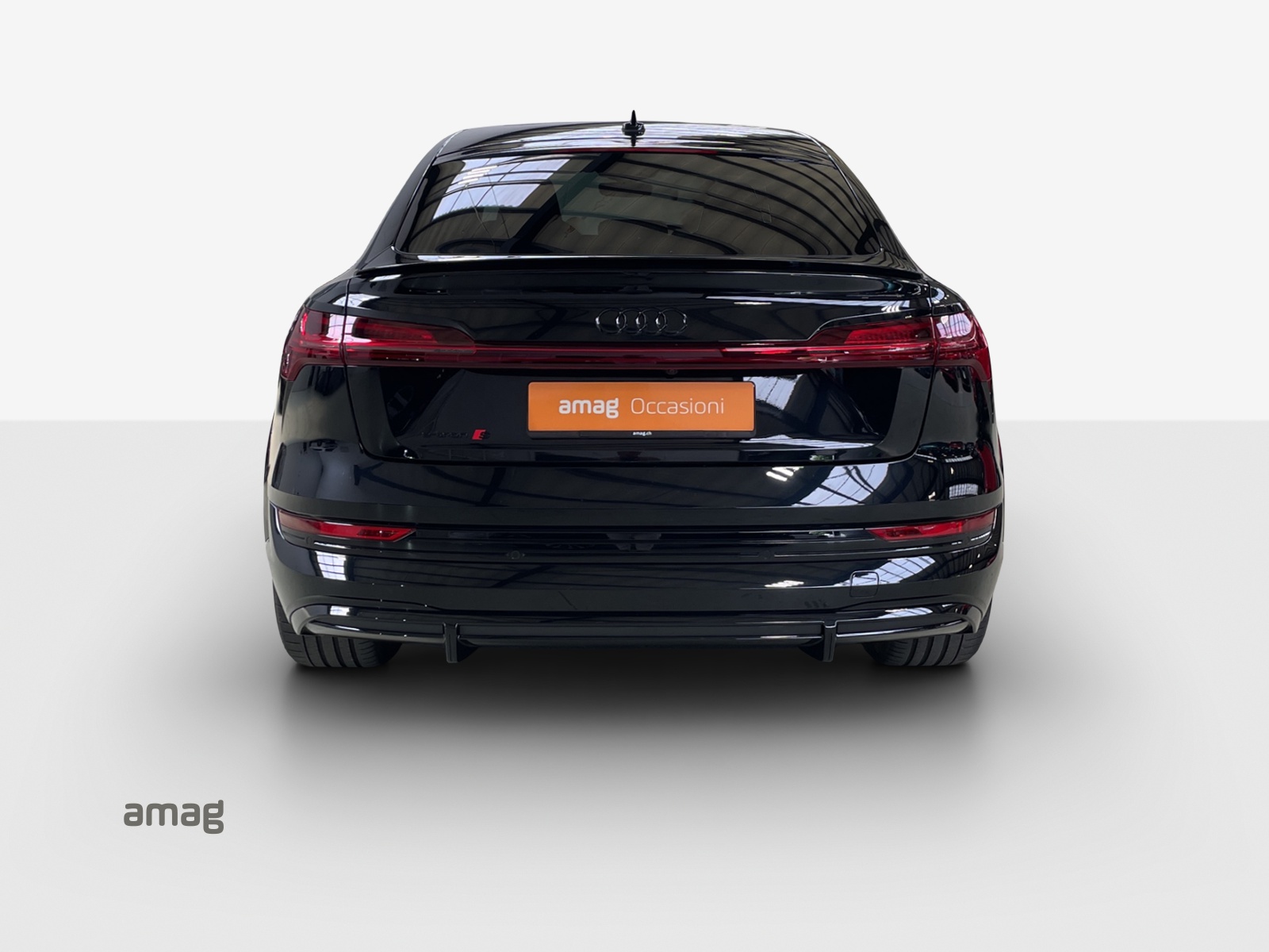 AUDI e-tron S Sportback quattro-image-4