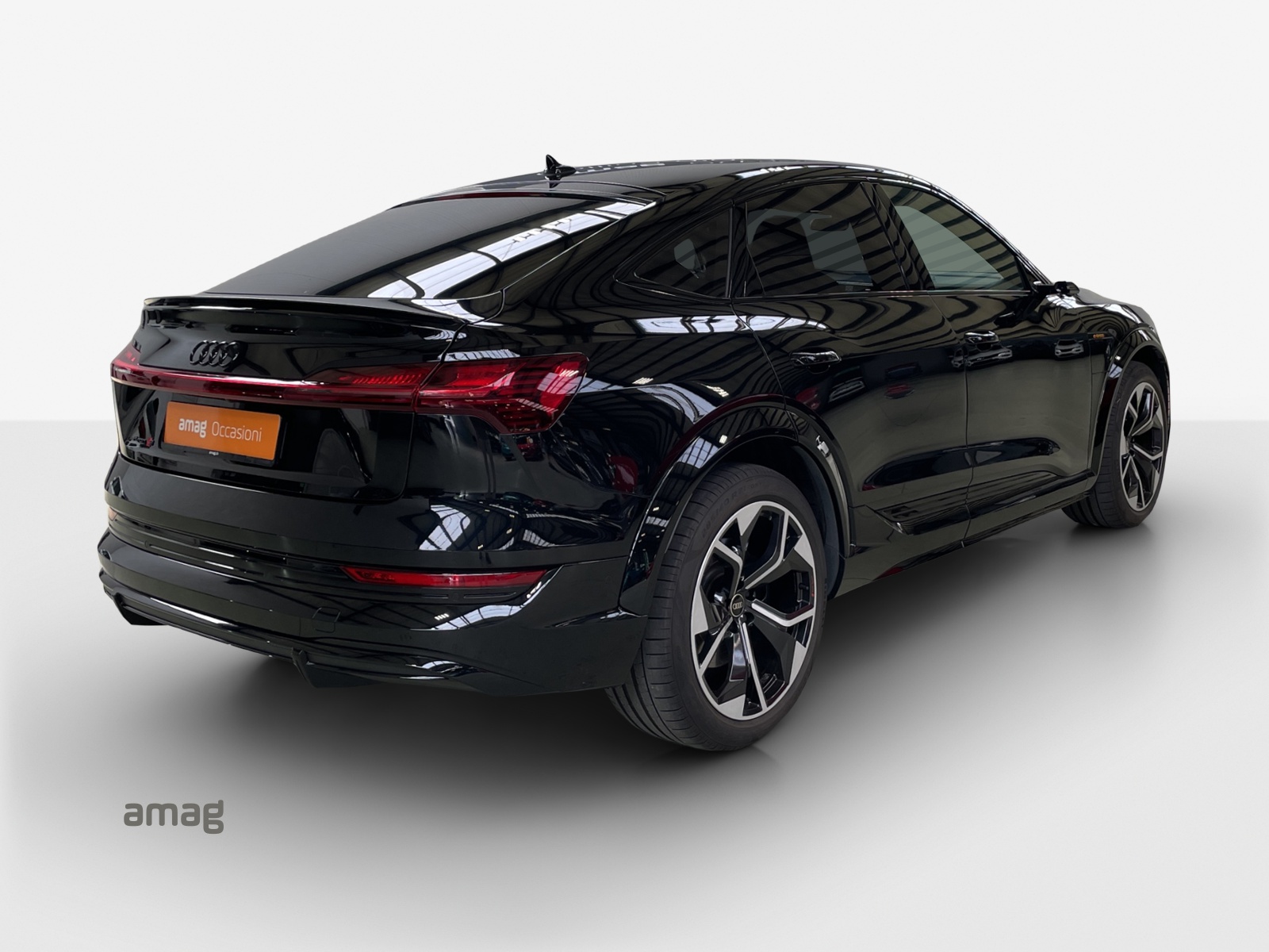 AUDI e-tron S Sportback quattro-image-5