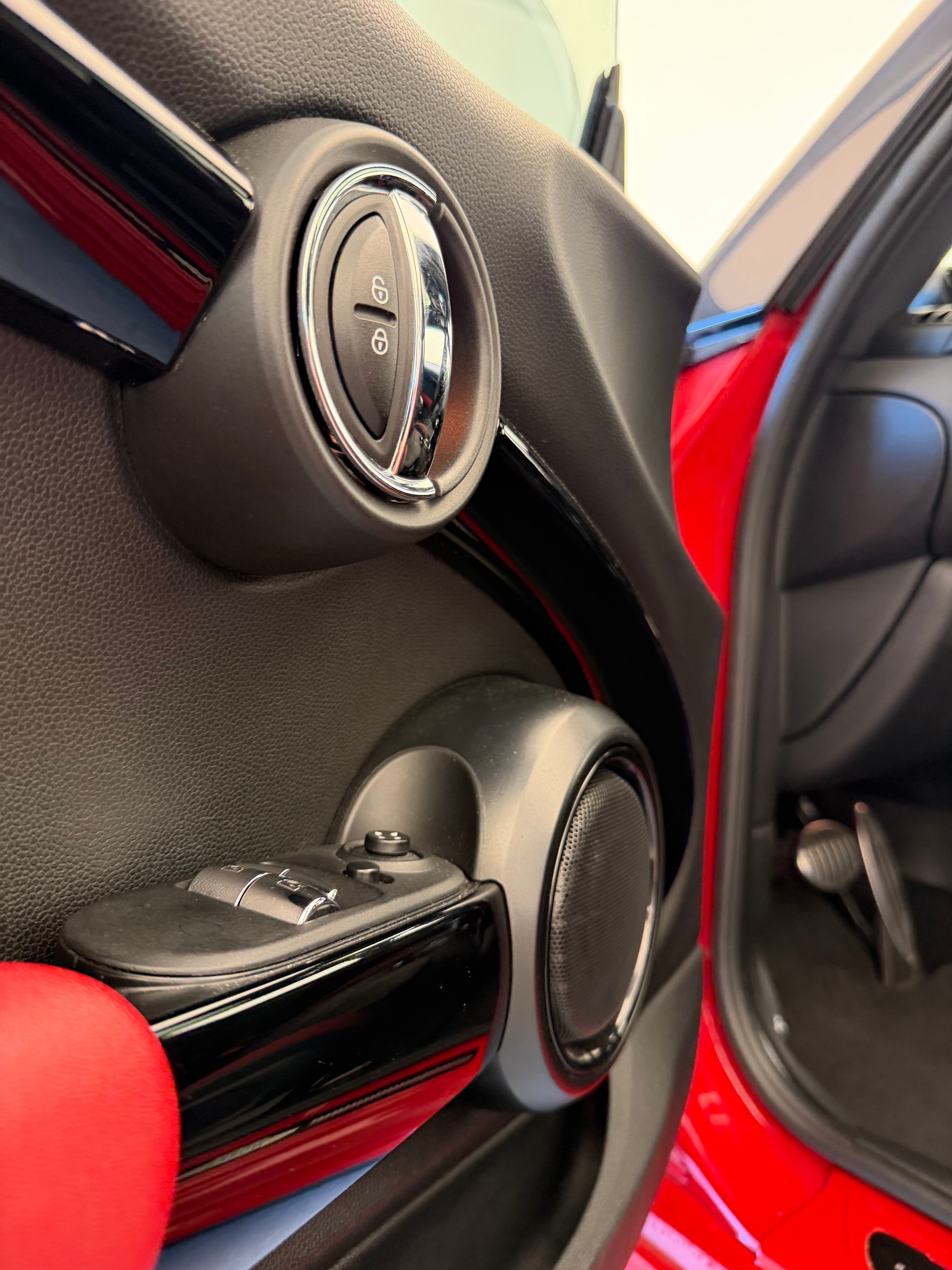 MINI Mini Cooper John Cooper Works Steptronic-image-12