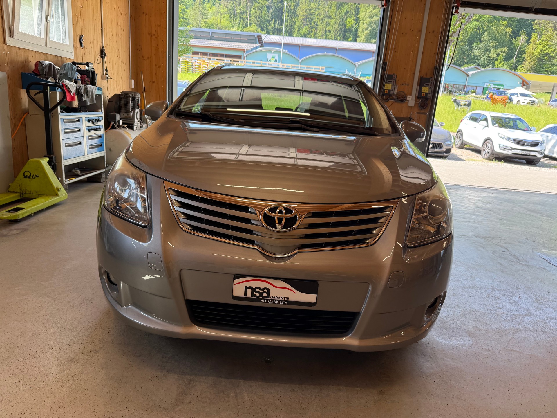 TOYOTA Avensis SW 2.0 Linea Luna Multidrive-image-1