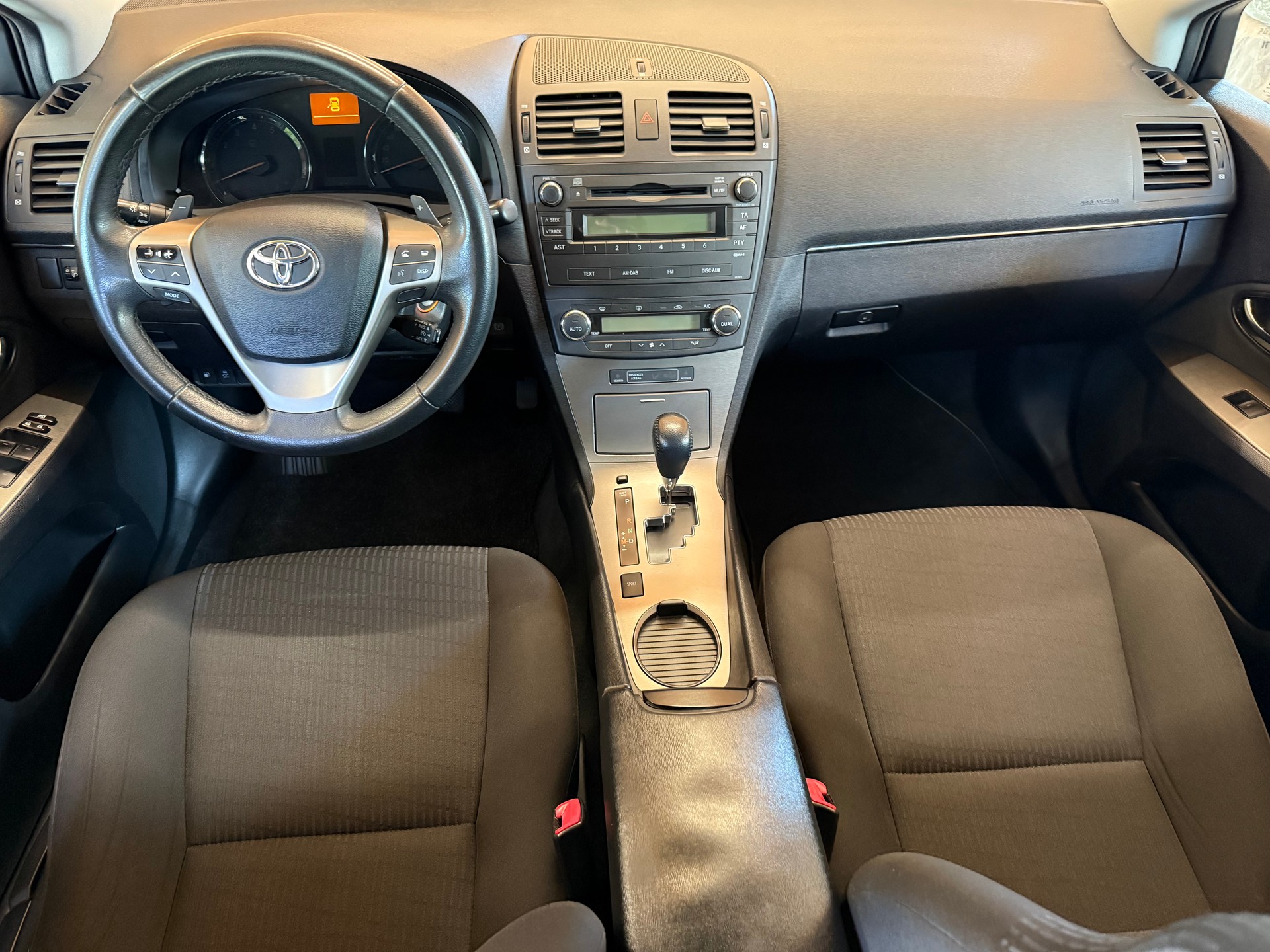TOYOTA Avensis SW 2.0 Linea Luna Multidrive-image-8