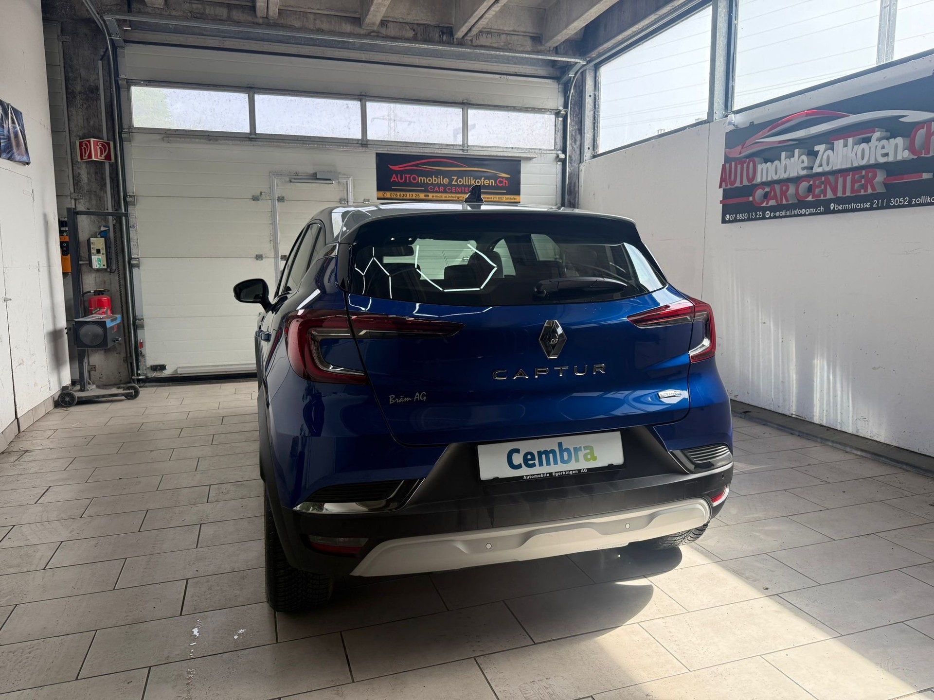 RENAULT Captur 1.6 E-Tech Initiale Paris DHT-image-7