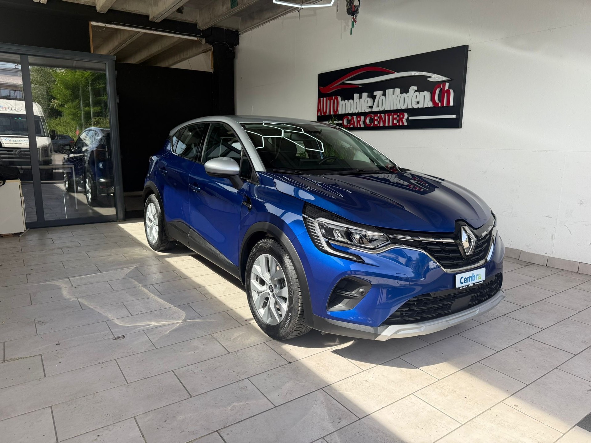 RENAULT Captur 1.6 E-Tech Initiale Paris DHT-image-5