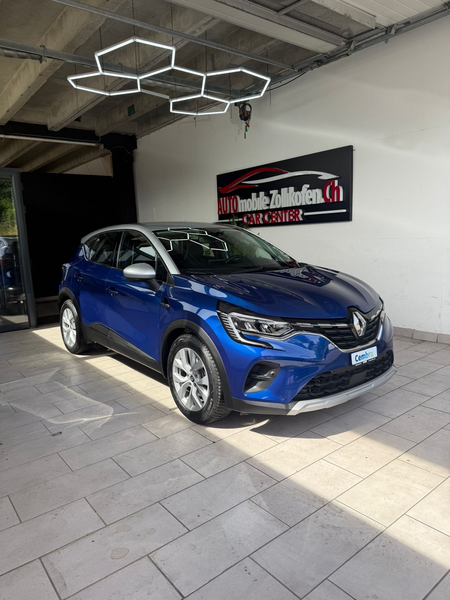 RENAULT Captur 1.6 E-Tech Initiale Paris DHT