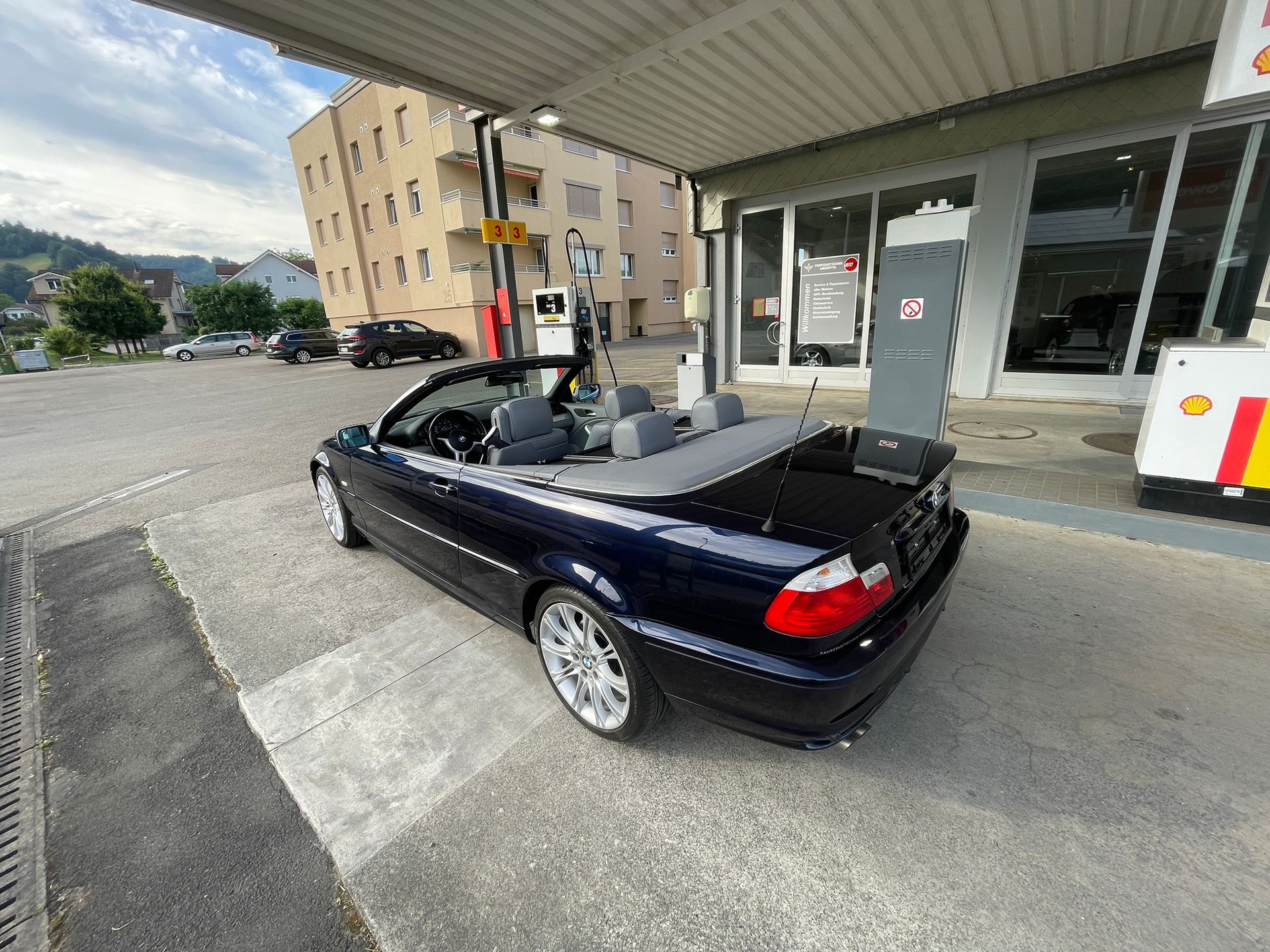 BMW 325Ci Cabriolet-image-4