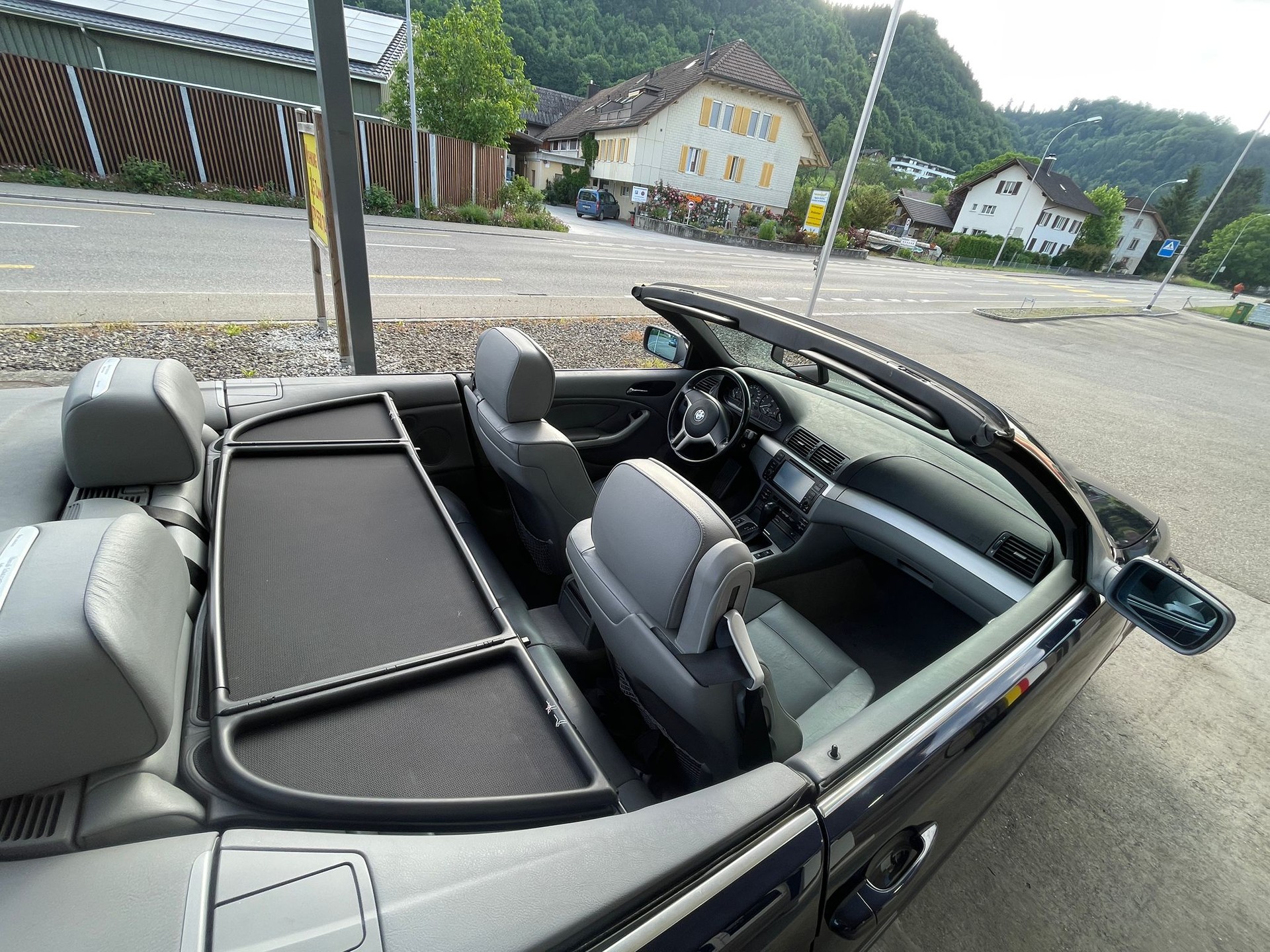 BMW 325Ci Cabriolet-image-11