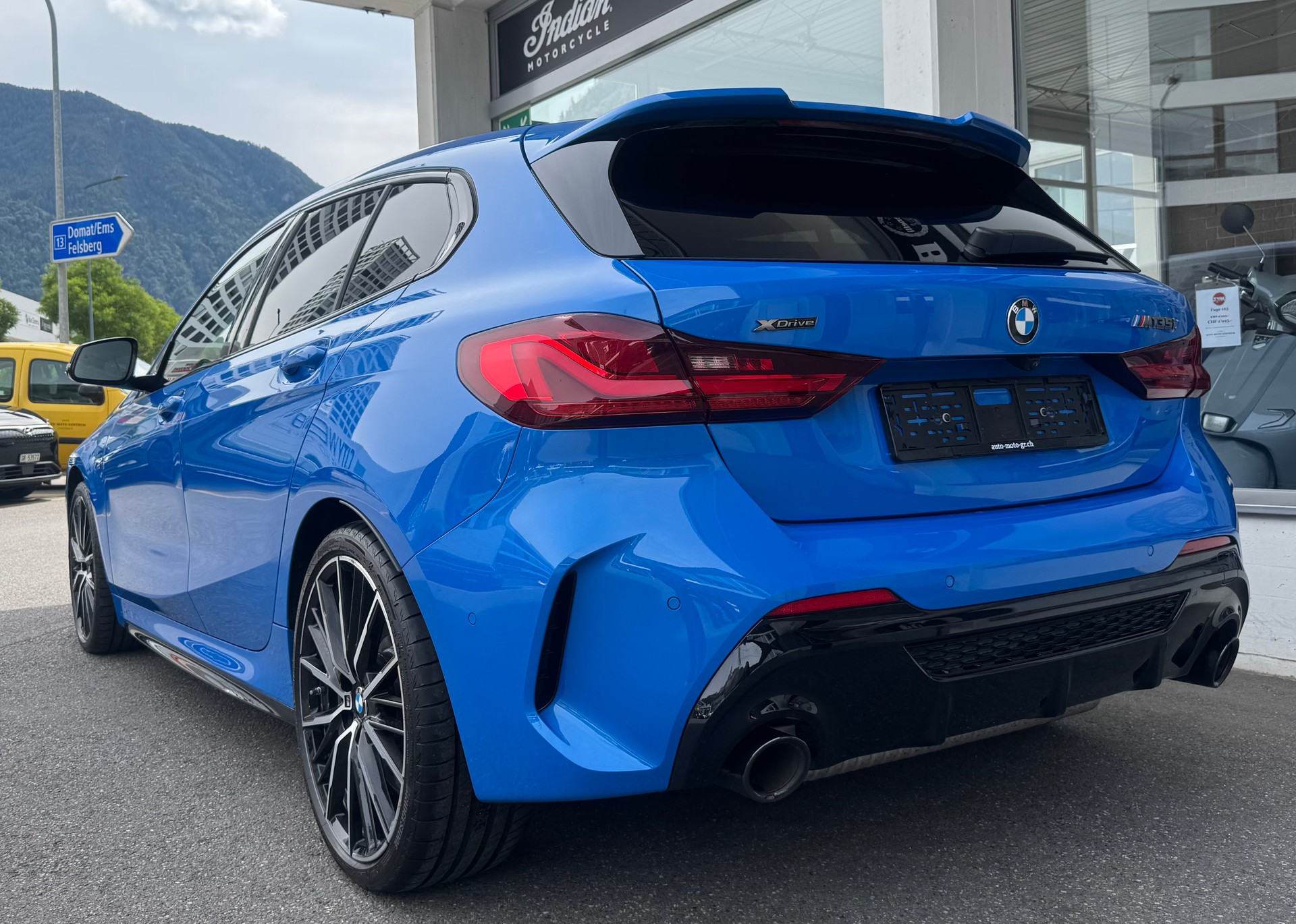 BMW M135i xDrive Steptronic-image-3