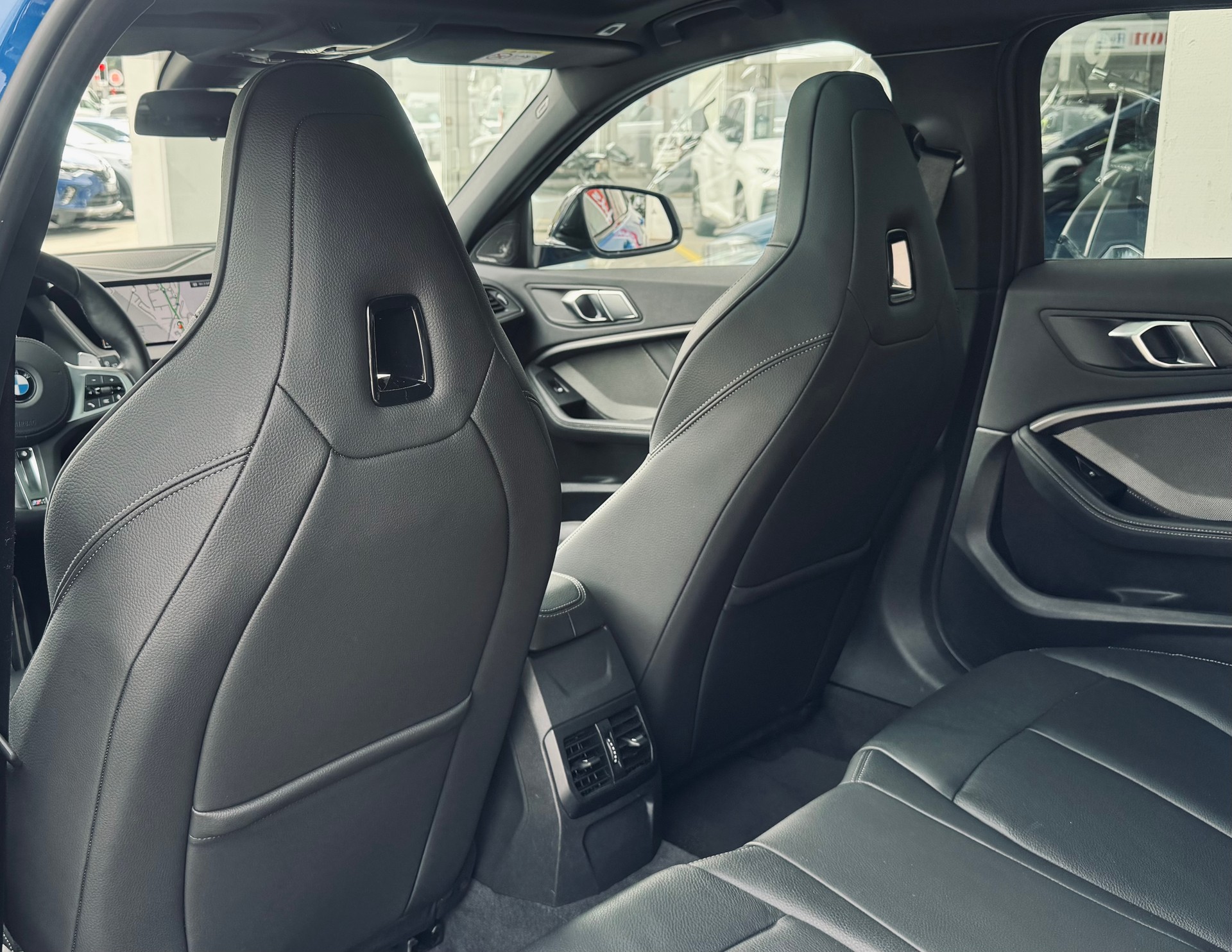 BMW M135i xDrive Steptronic-image-10