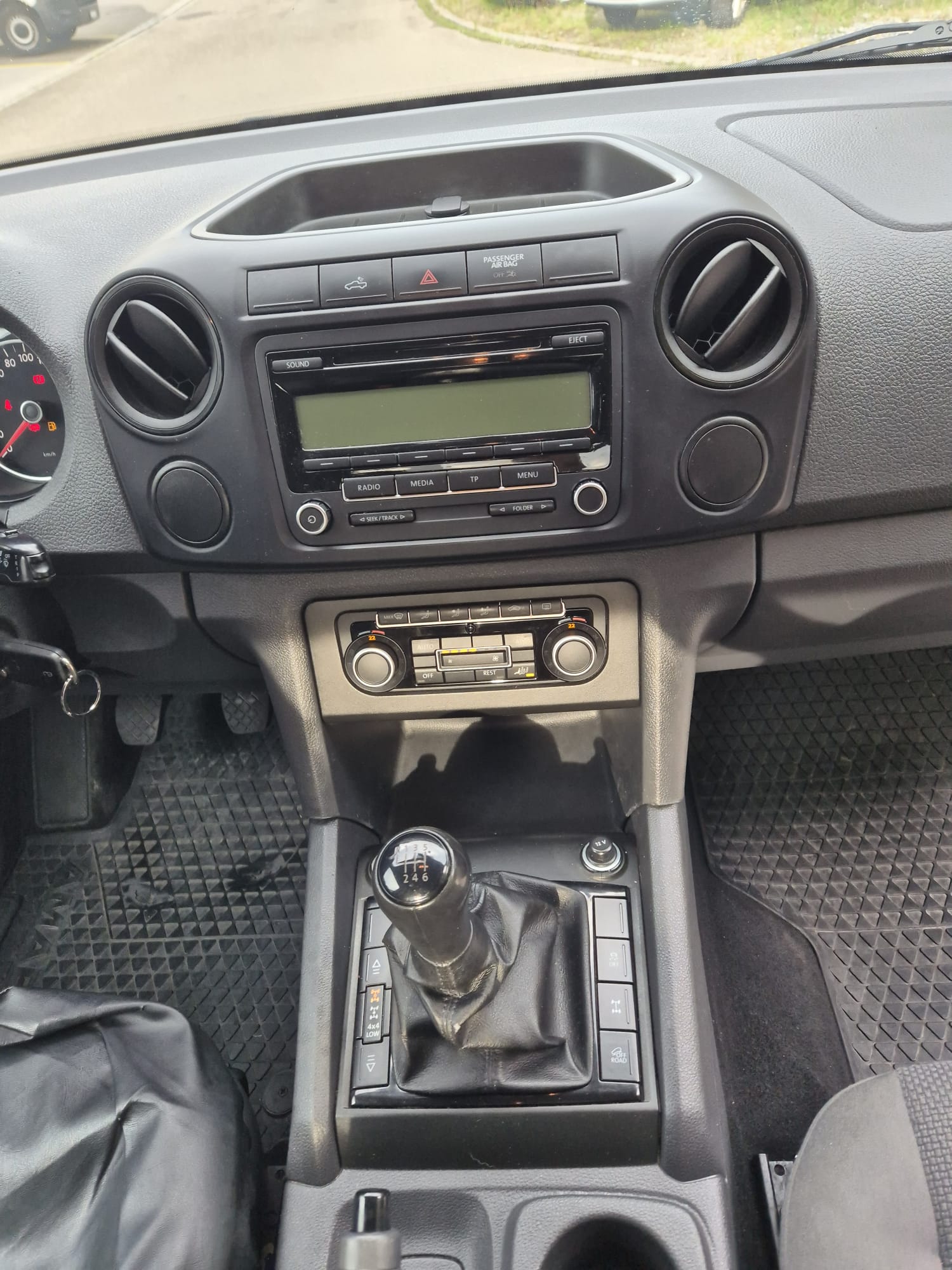 VW Amarok 2.0 BiTDI Startline 4Motion permanent-image-8