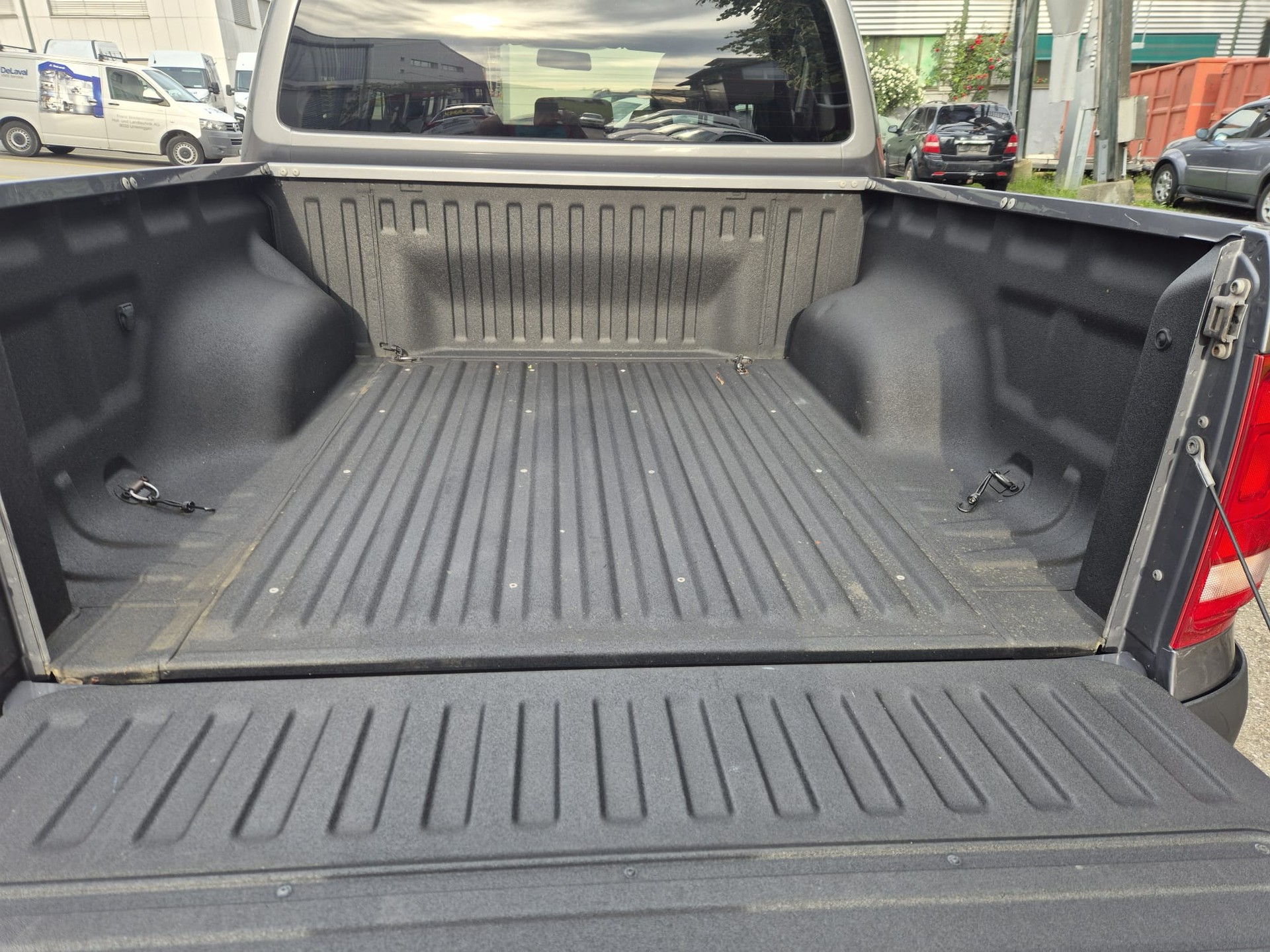 VW Amarok 2.0 BiTDI Startline 4Motion permanent-image-7