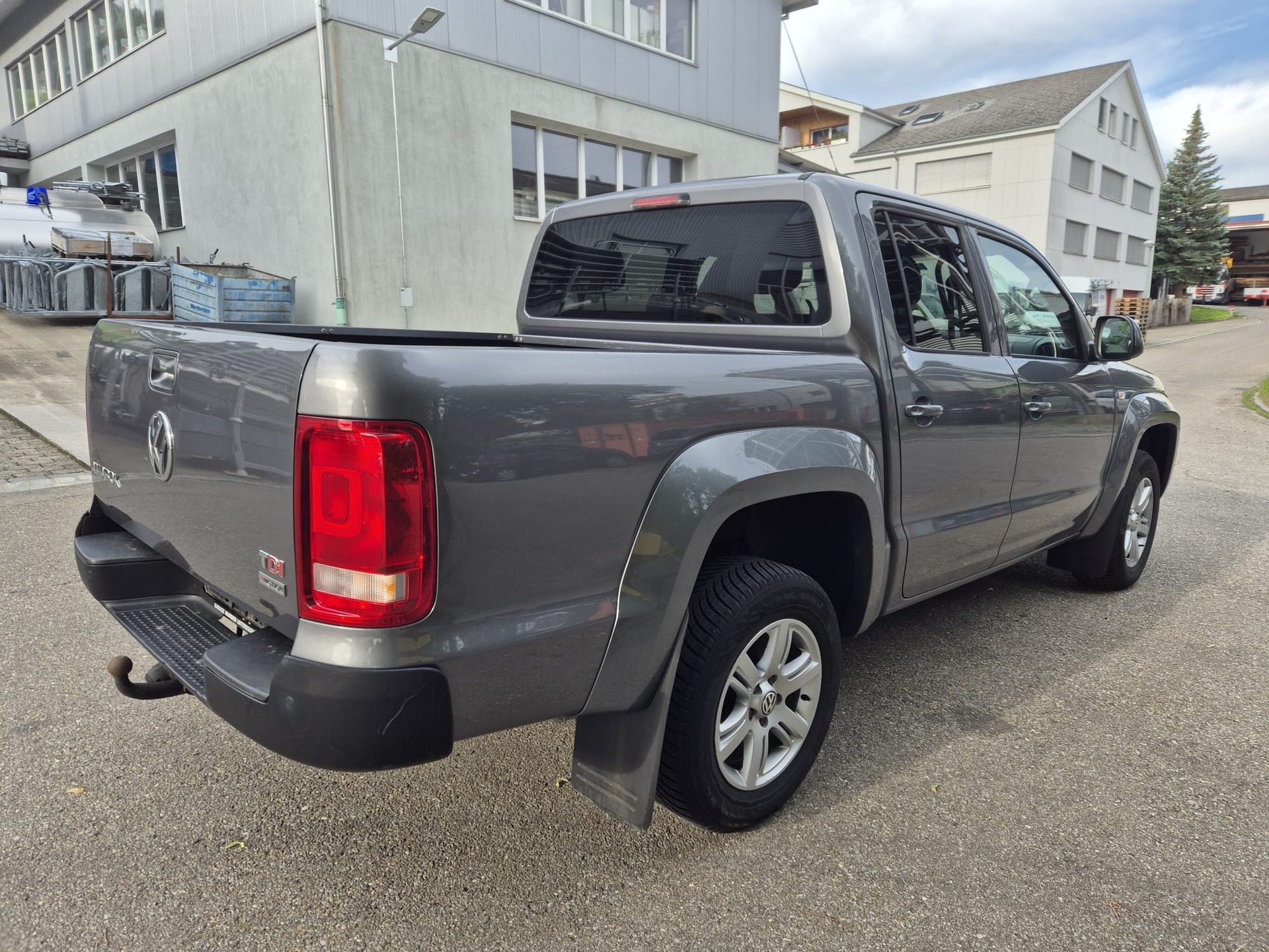 VW Amarok 2.0 BiTDI Startline 4Motion permanent-image-4