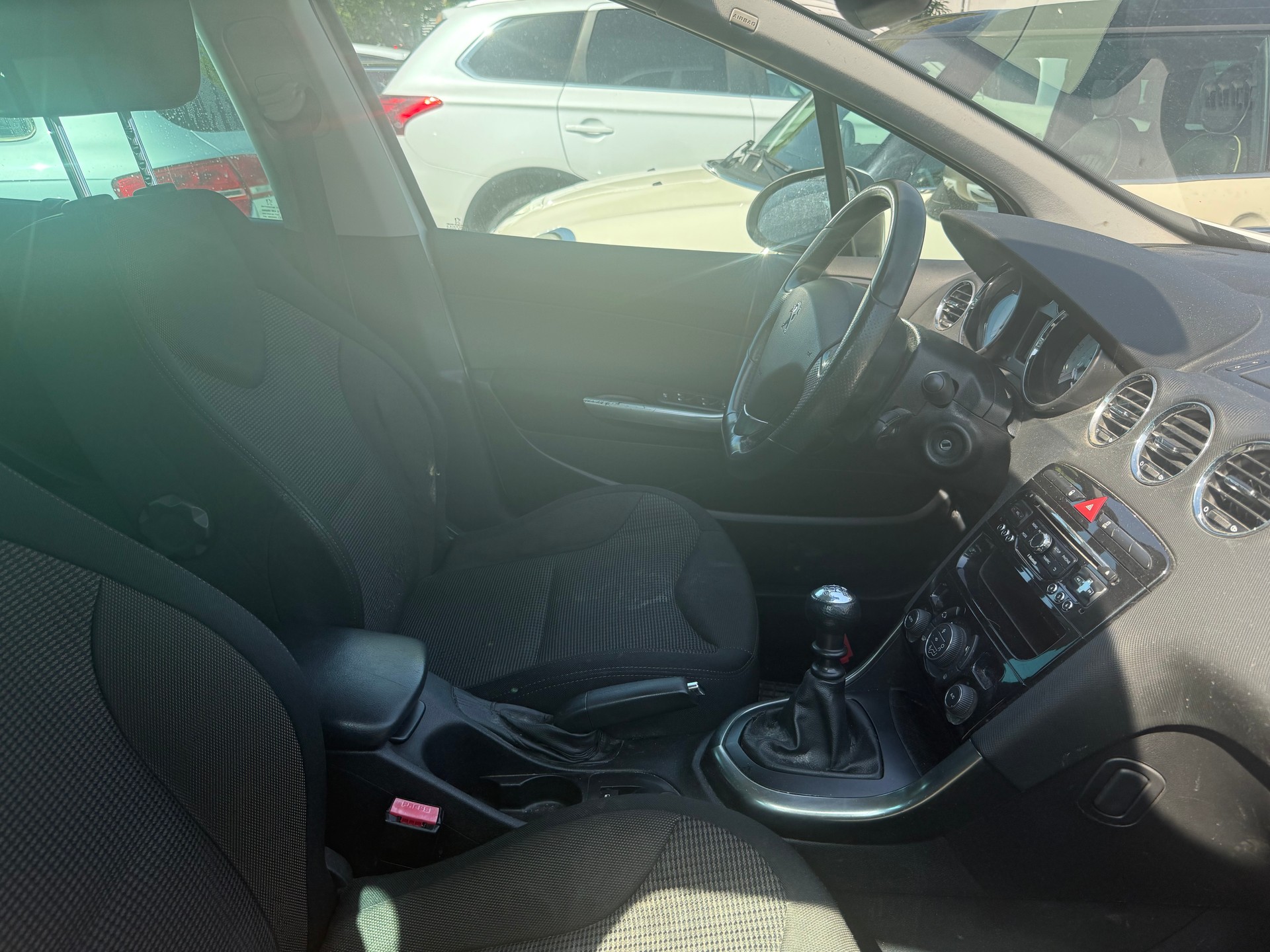 PEUGEOT 308 SW 1.6 HDI Business-image-4