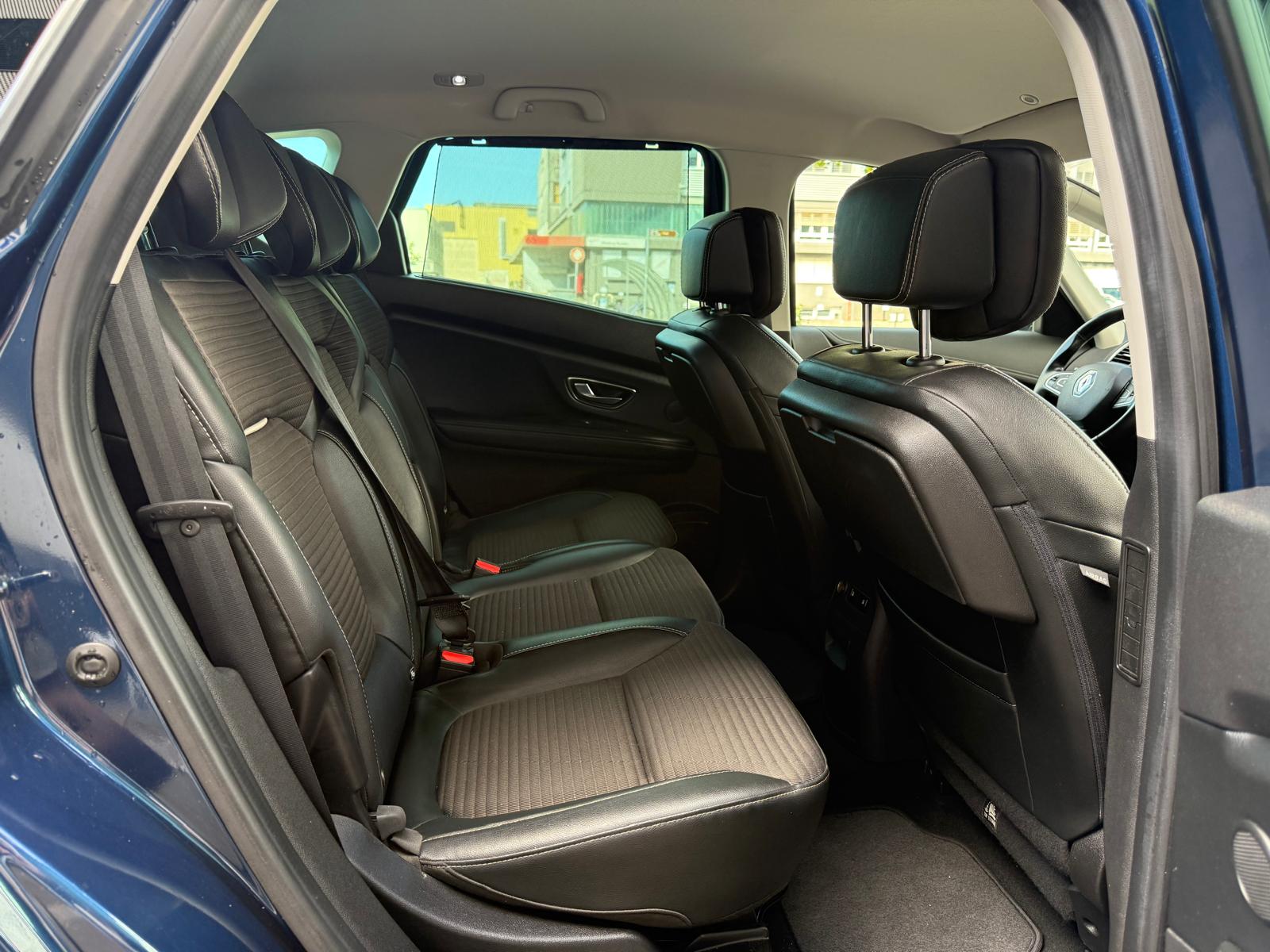 RENAULT Scénic 1.5 dCi Intens EDC-image-14