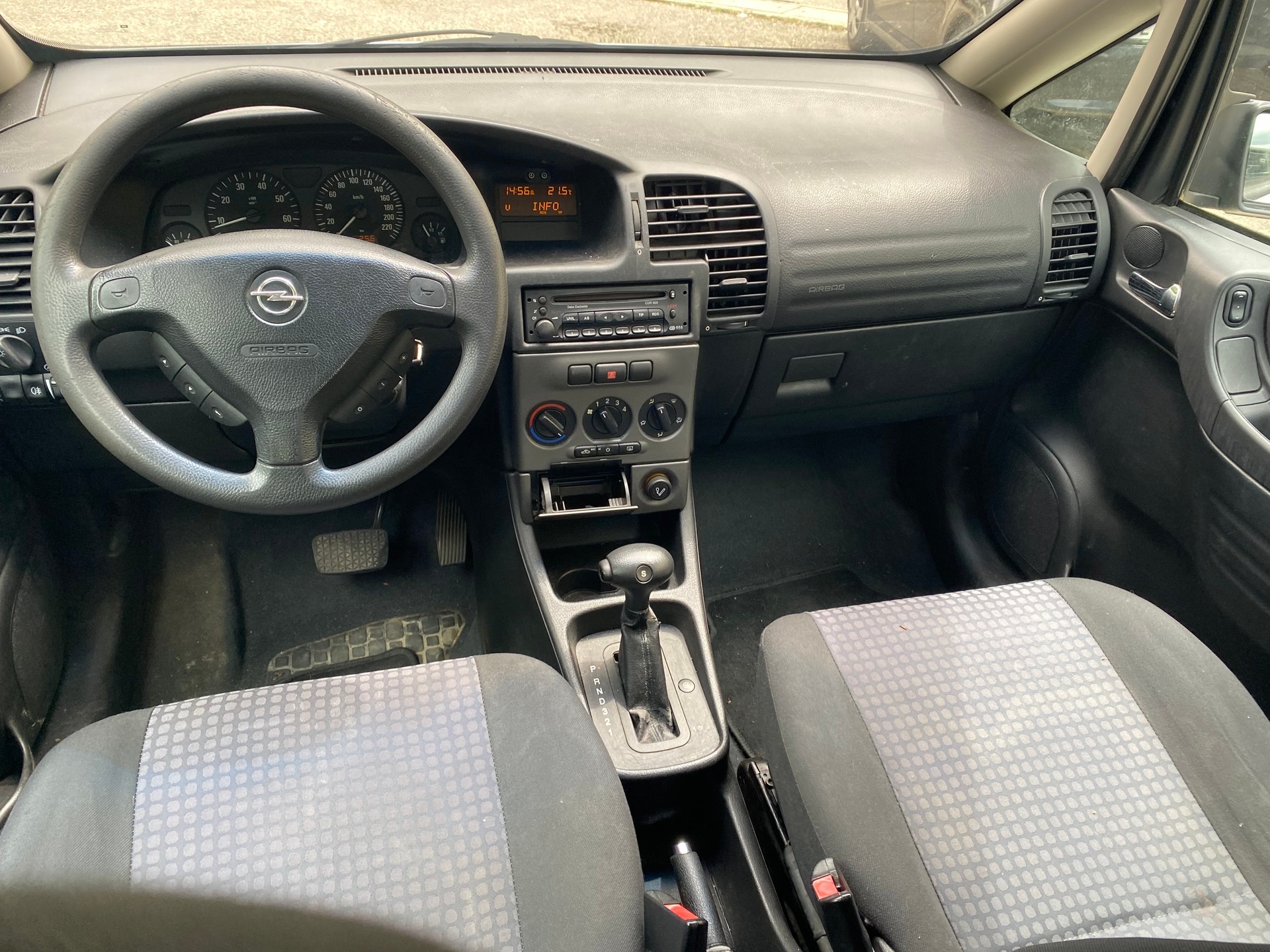 OPEL Zafira 2.2i 16V Comfort-image-3