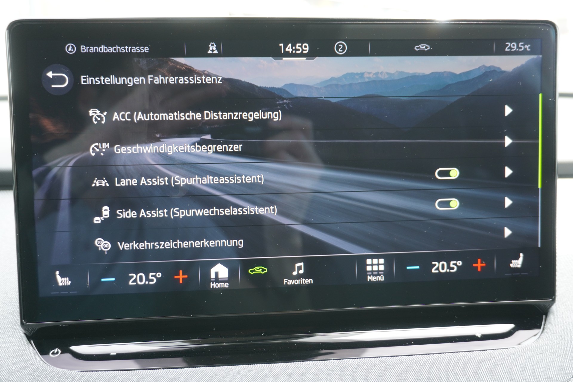 SKODA Enyaq iV 80-image-25