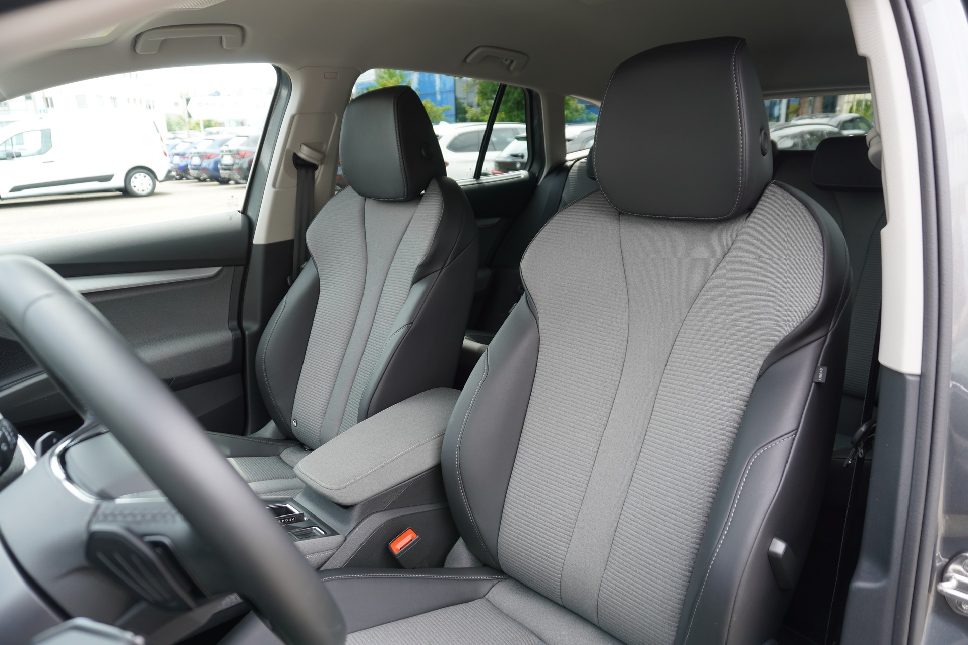 SKODA Enyaq iV 80-image-10