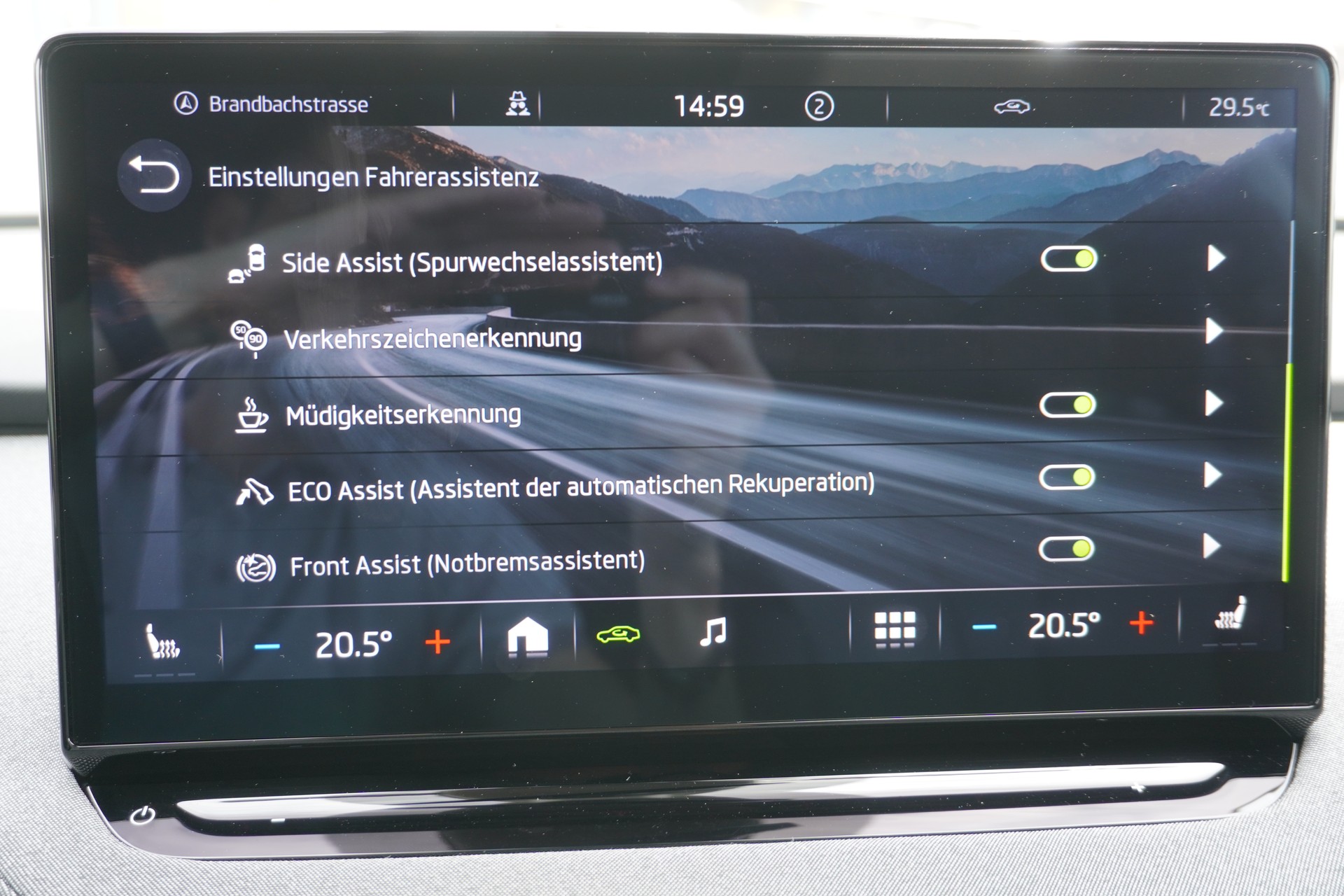 SKODA Enyaq iV 80-image-26