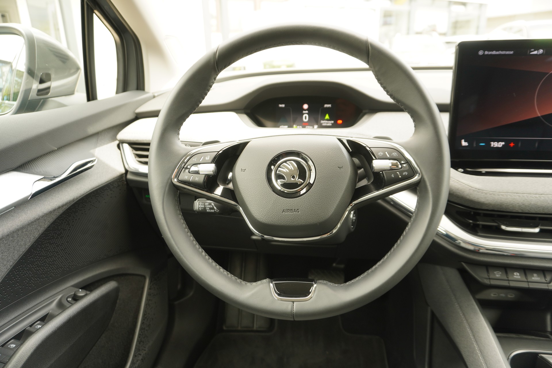 SKODA Enyaq iV 80-image-14