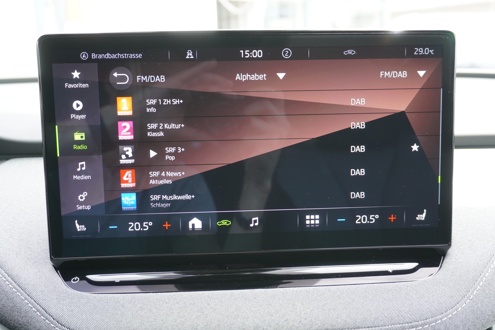 SKODA Enyaq iV 80-image-28