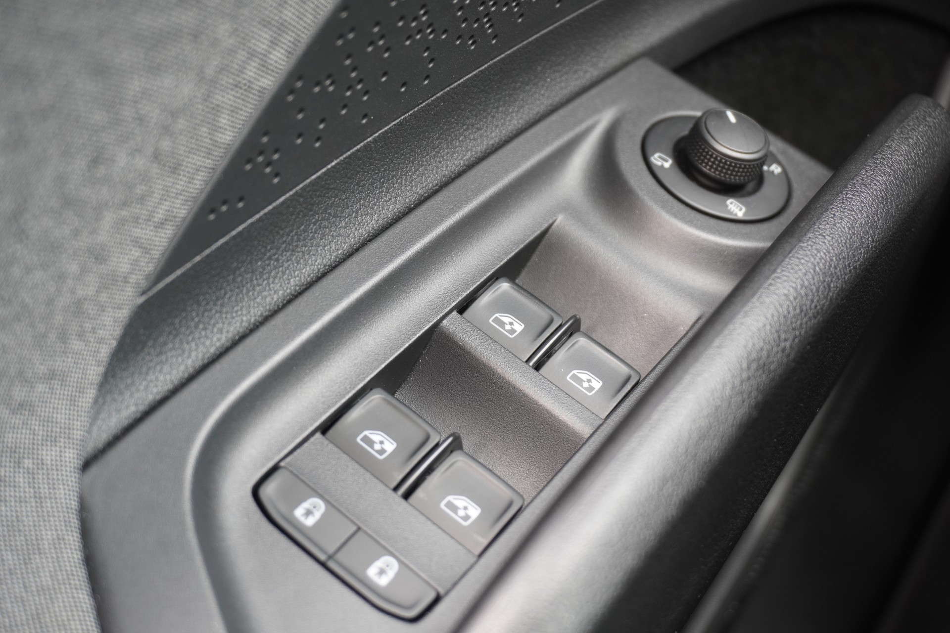 SKODA Enyaq iV 80-image-37