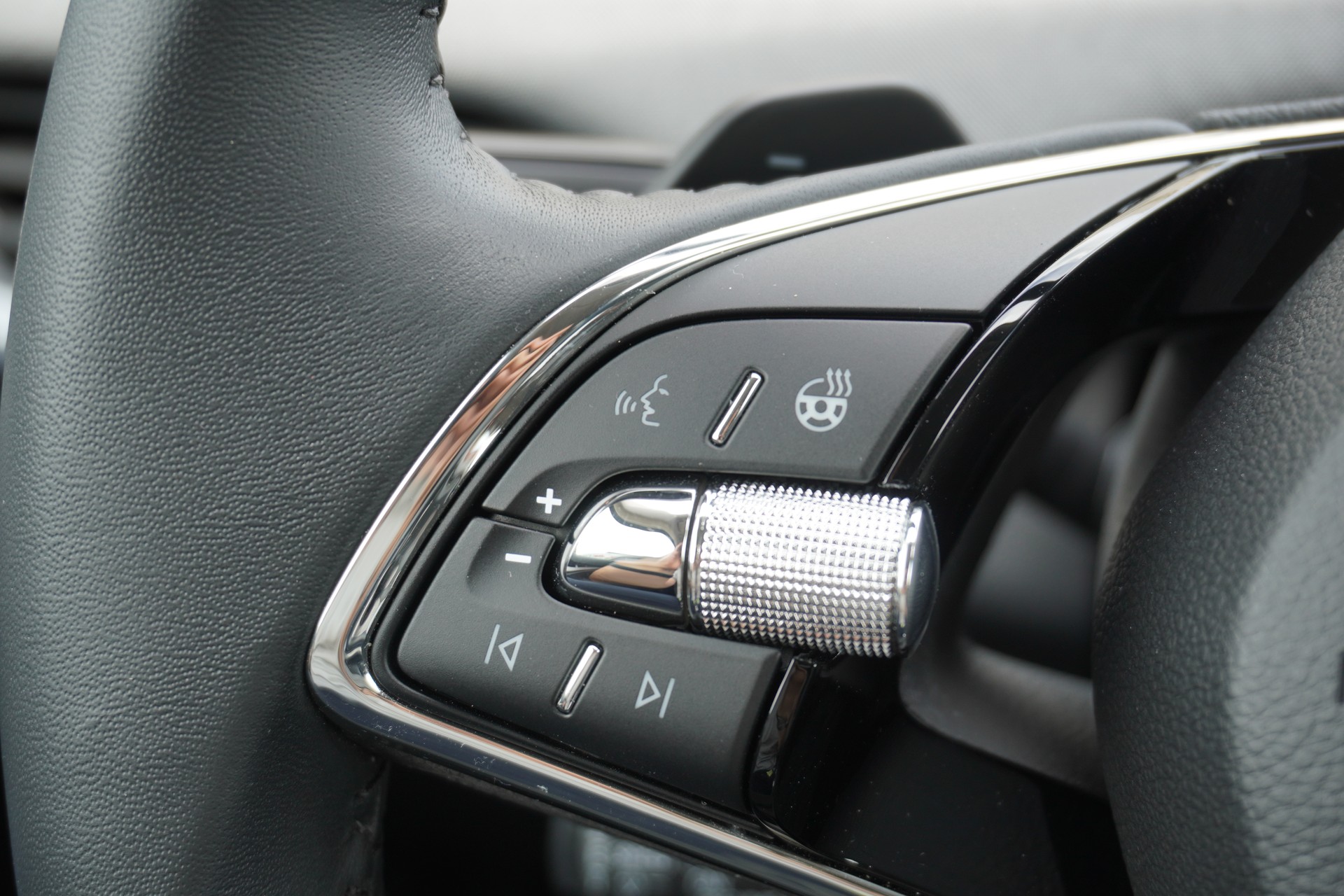 SKODA Enyaq iV 80-image-31