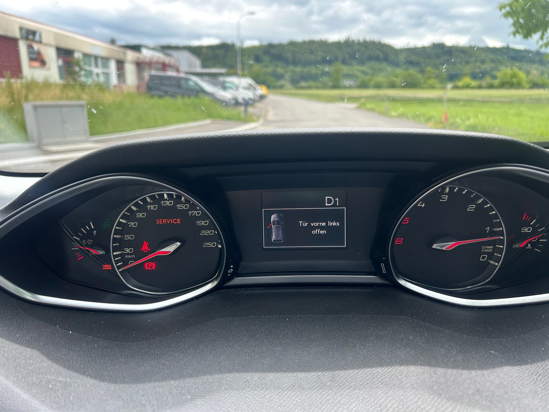 PEUGEOT 308 SW 2.0 BlueHDI Active Automatic-image-15