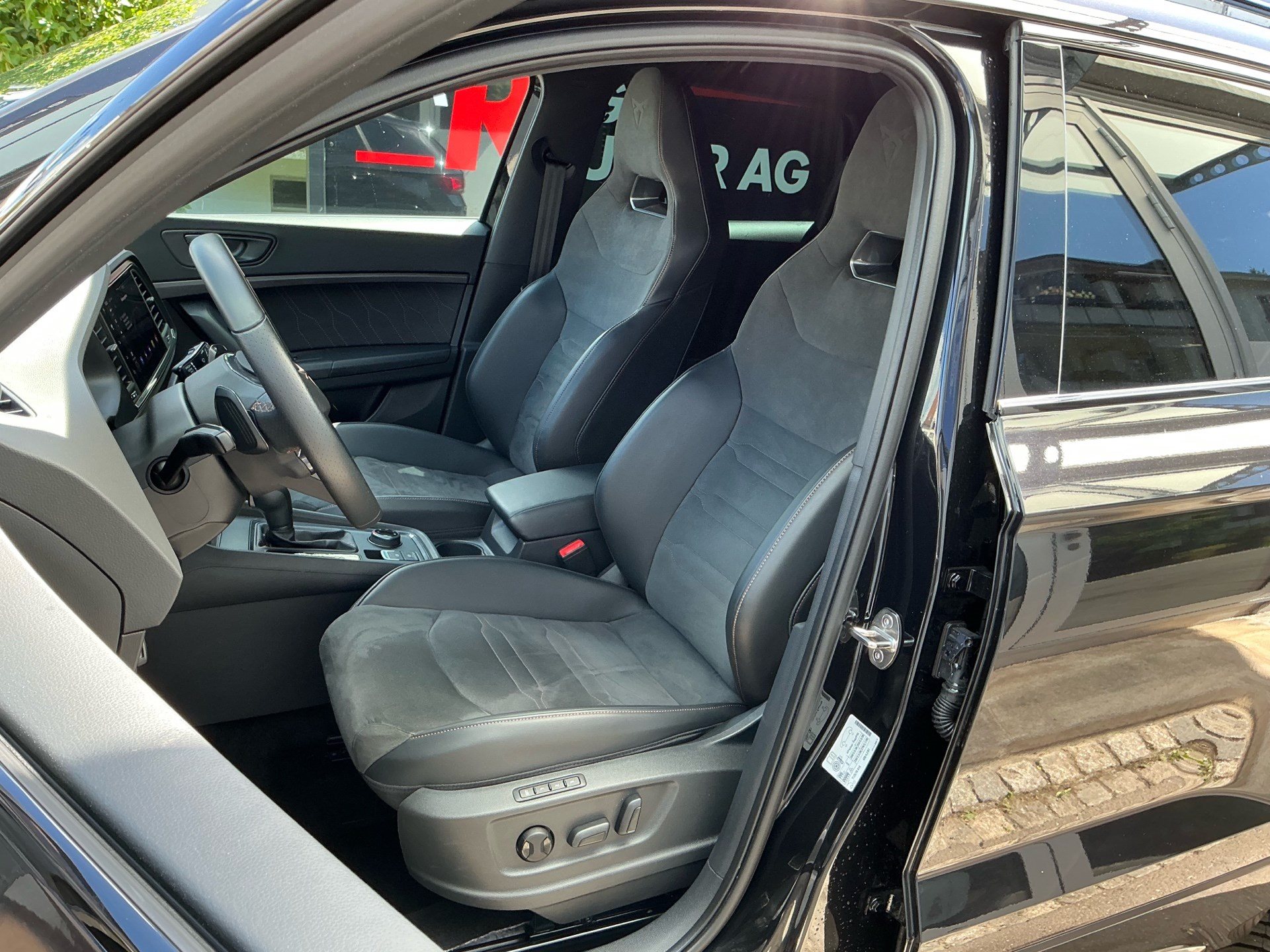 CUPRA Ateca 2.0 TSI 4Drive *** 360° KAMERA & ELEKTRISCHER FAHRERSITZ MIT MEMORY ***-image-7