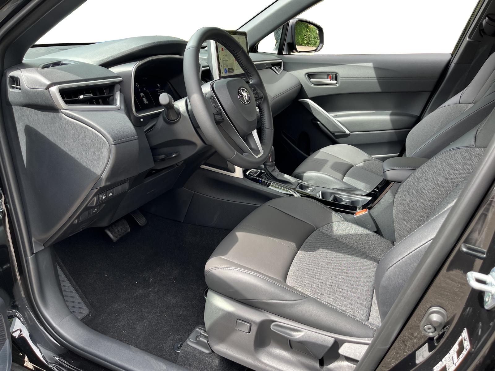 TOYOTA Corolla Cross 2.0 HSD Trend AWD-i-image-5
