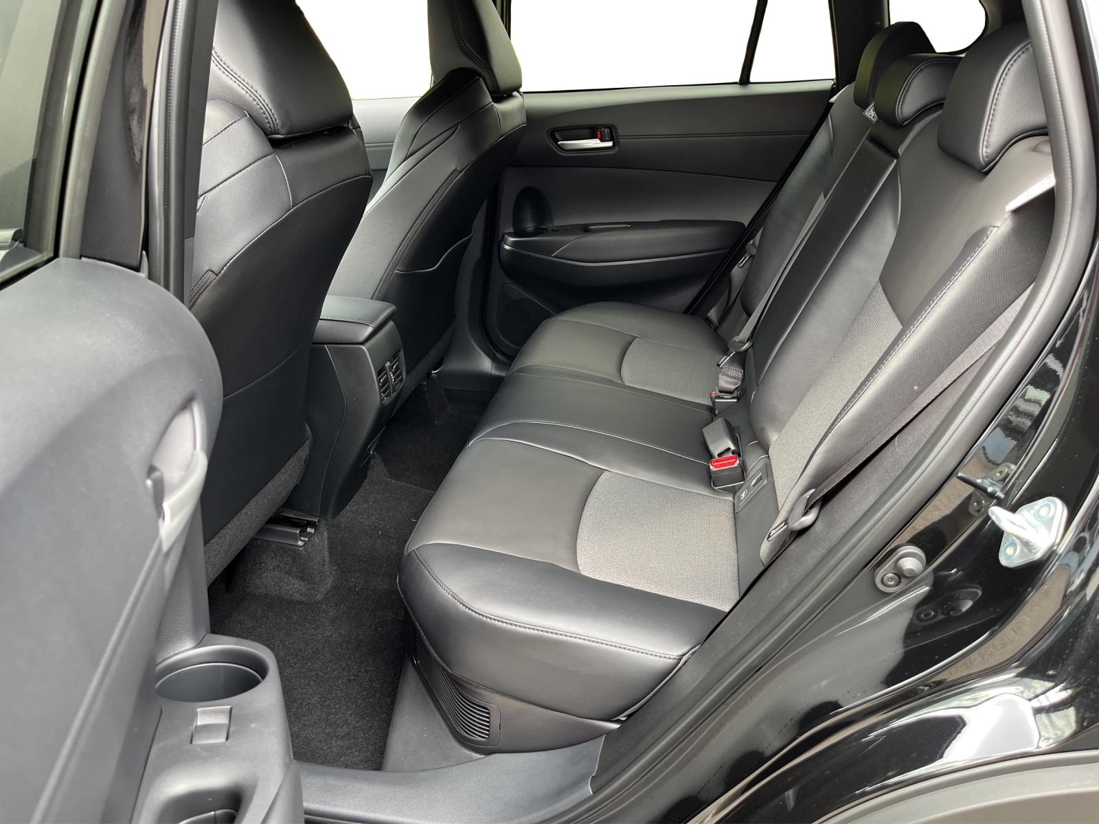 TOYOTA Corolla Cross 2.0 HSD Trend AWD-i-image-10