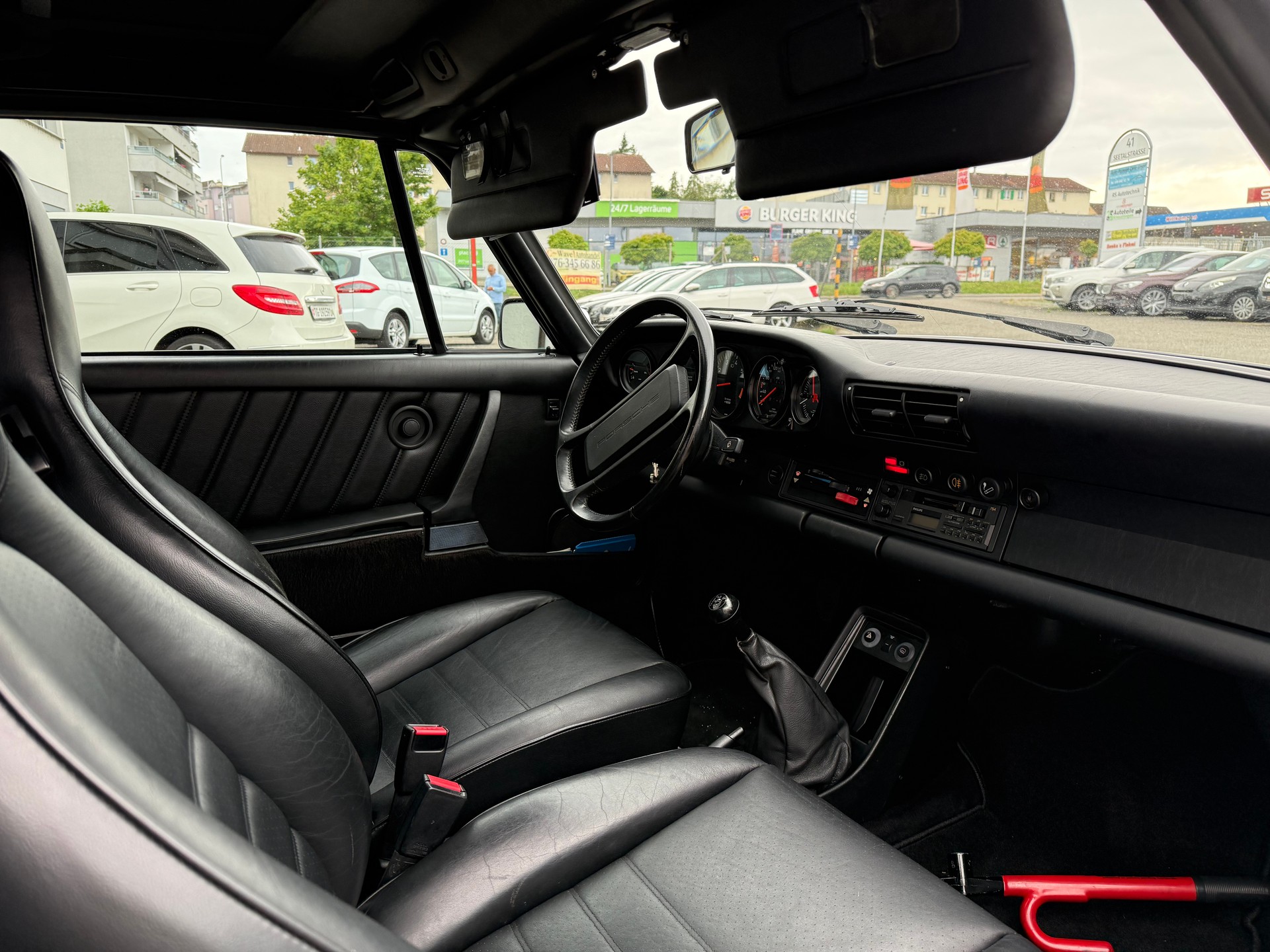 PORSCHE 911 Carrera Cabrio-image-8