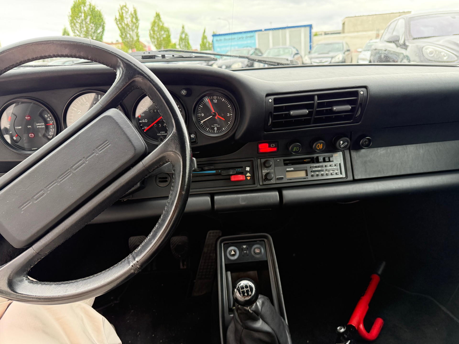 PORSCHE 911 Carrera Cabrio-image-5