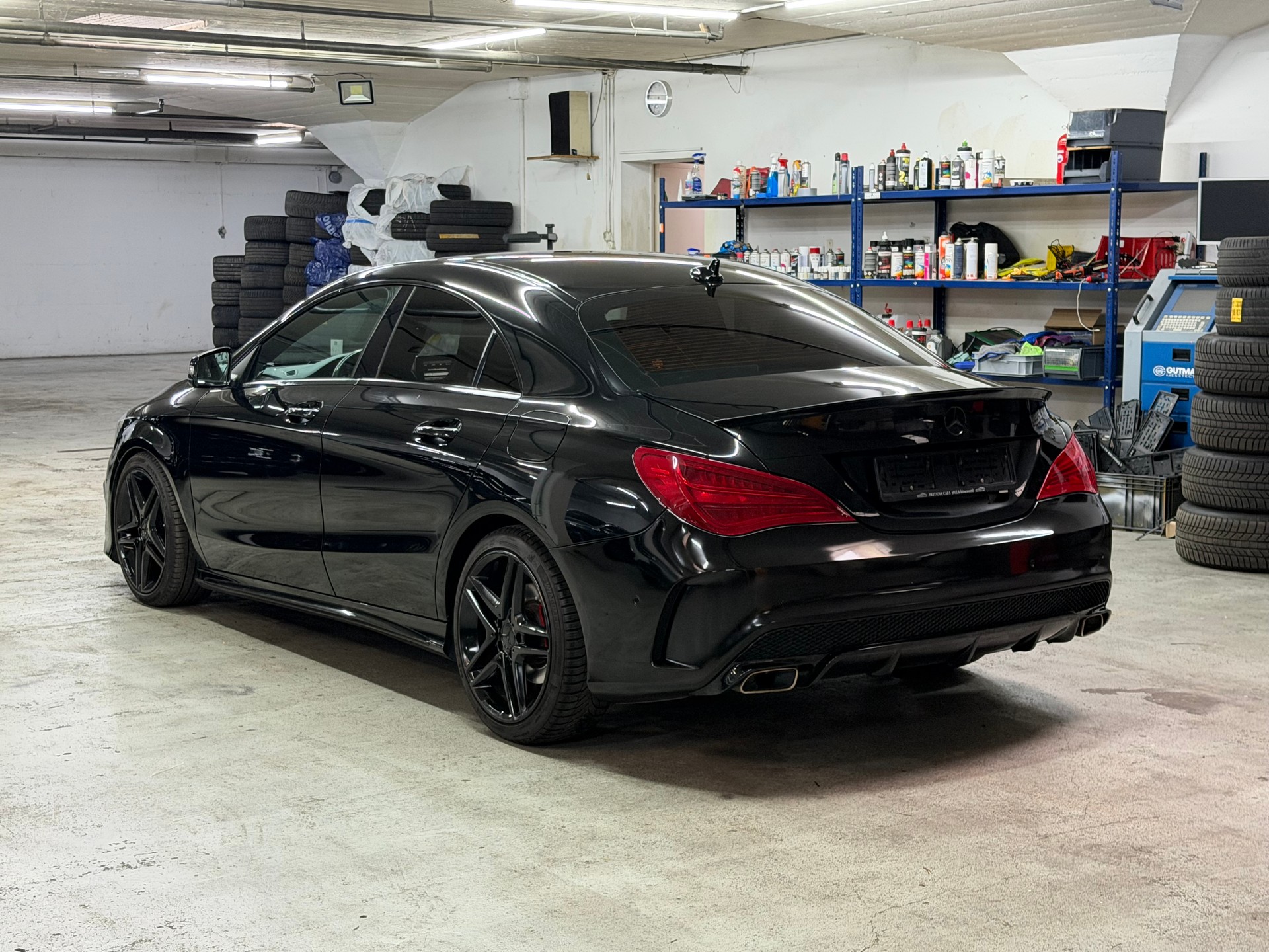 MERCEDES-BENZ CLA 180 AMG Line 7G-DCT-image-1