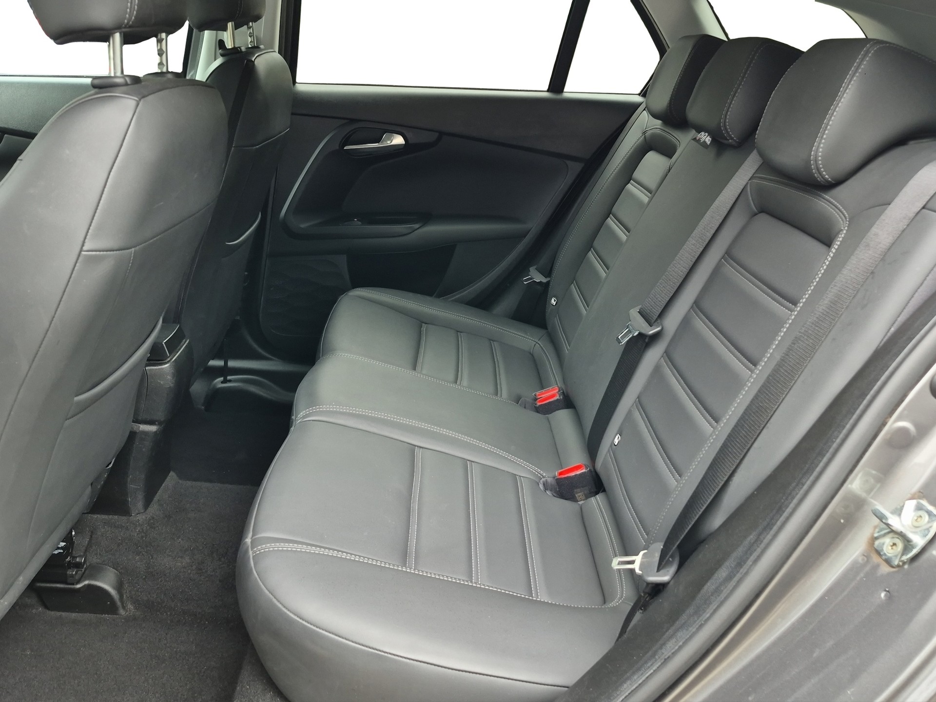 FIAT Tipo 1.6MJ Station Wagon Lounge DCT-image-9