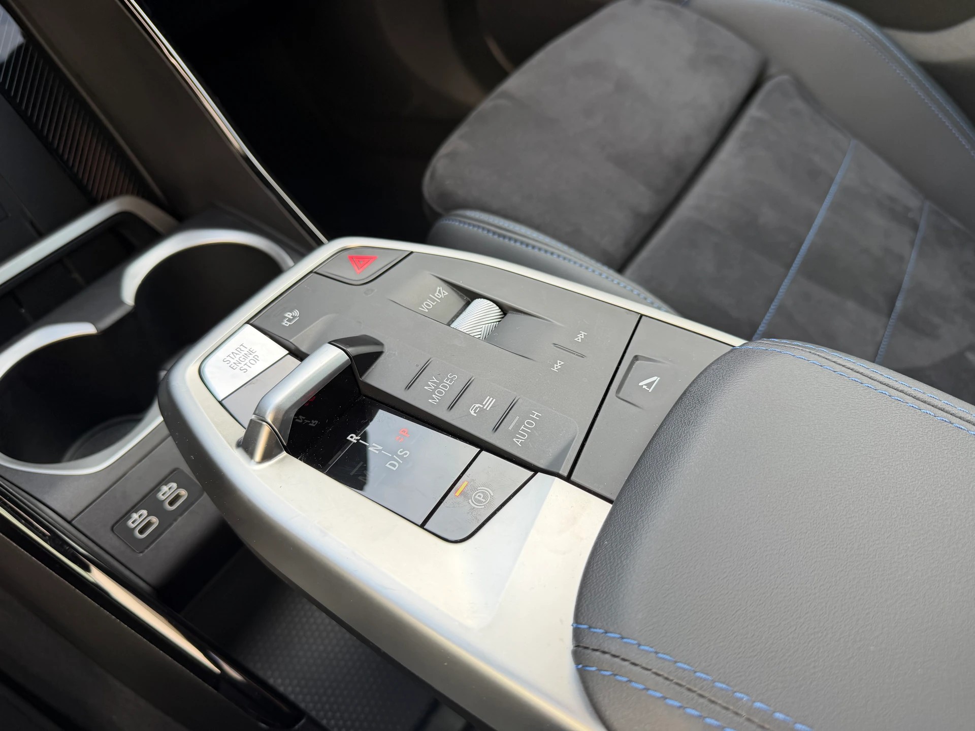 BMW X1 xDrive 20d 48V M Sport-image-25