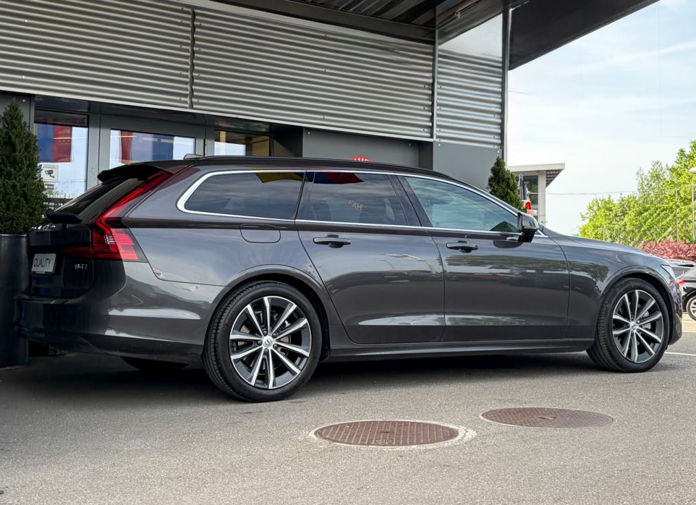VOLVO V90 B4 Diesel Mild-Hybrid Momentum AWD-image-2