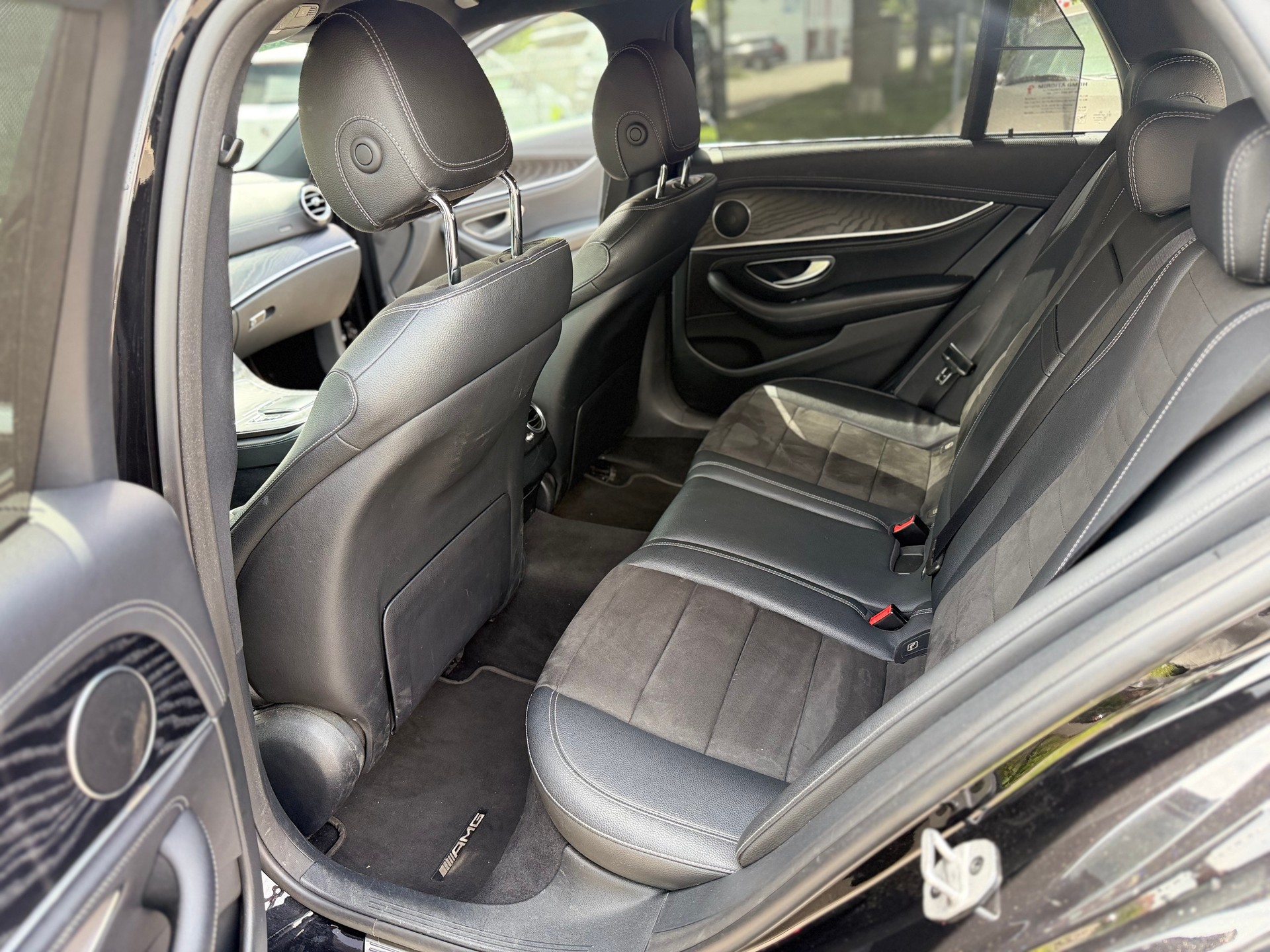MERCEDES-BENZ E 300 de T 4Matic AMG Line 9G-Tronic-image-11
