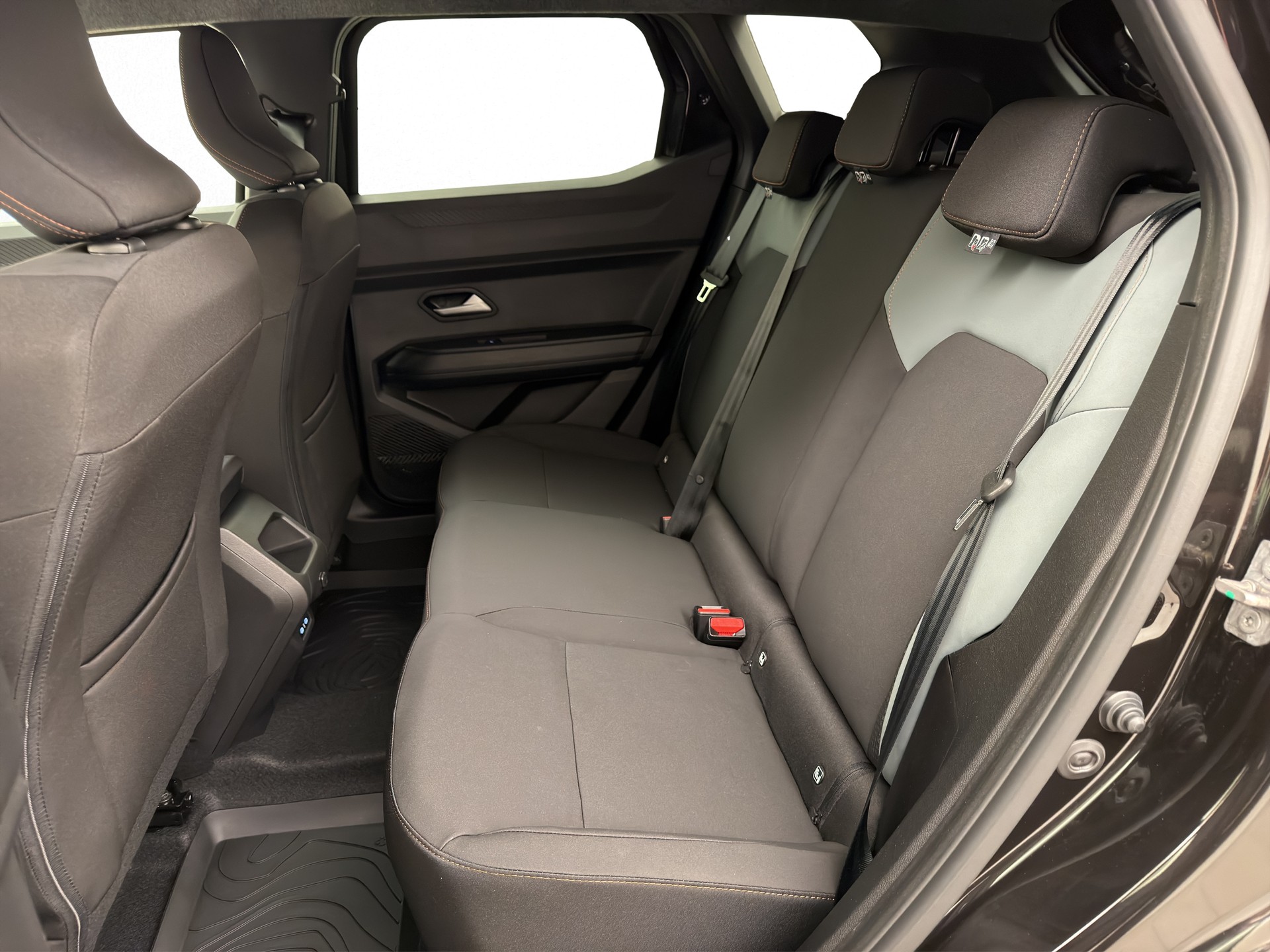 DACIA Duster 1.2 TCe Extreme 4WD-image-11