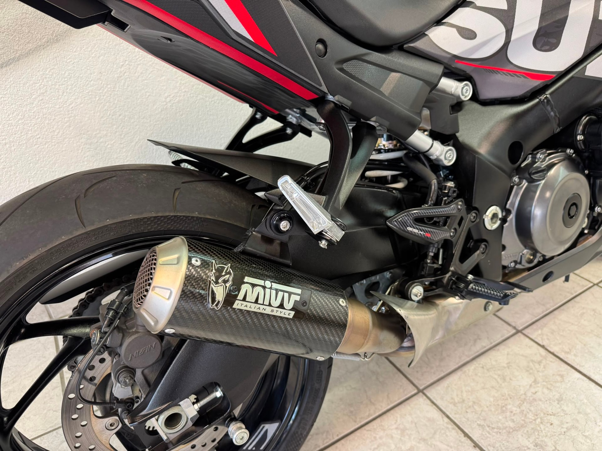 SUZUKI GSX-S 1000-image-7
