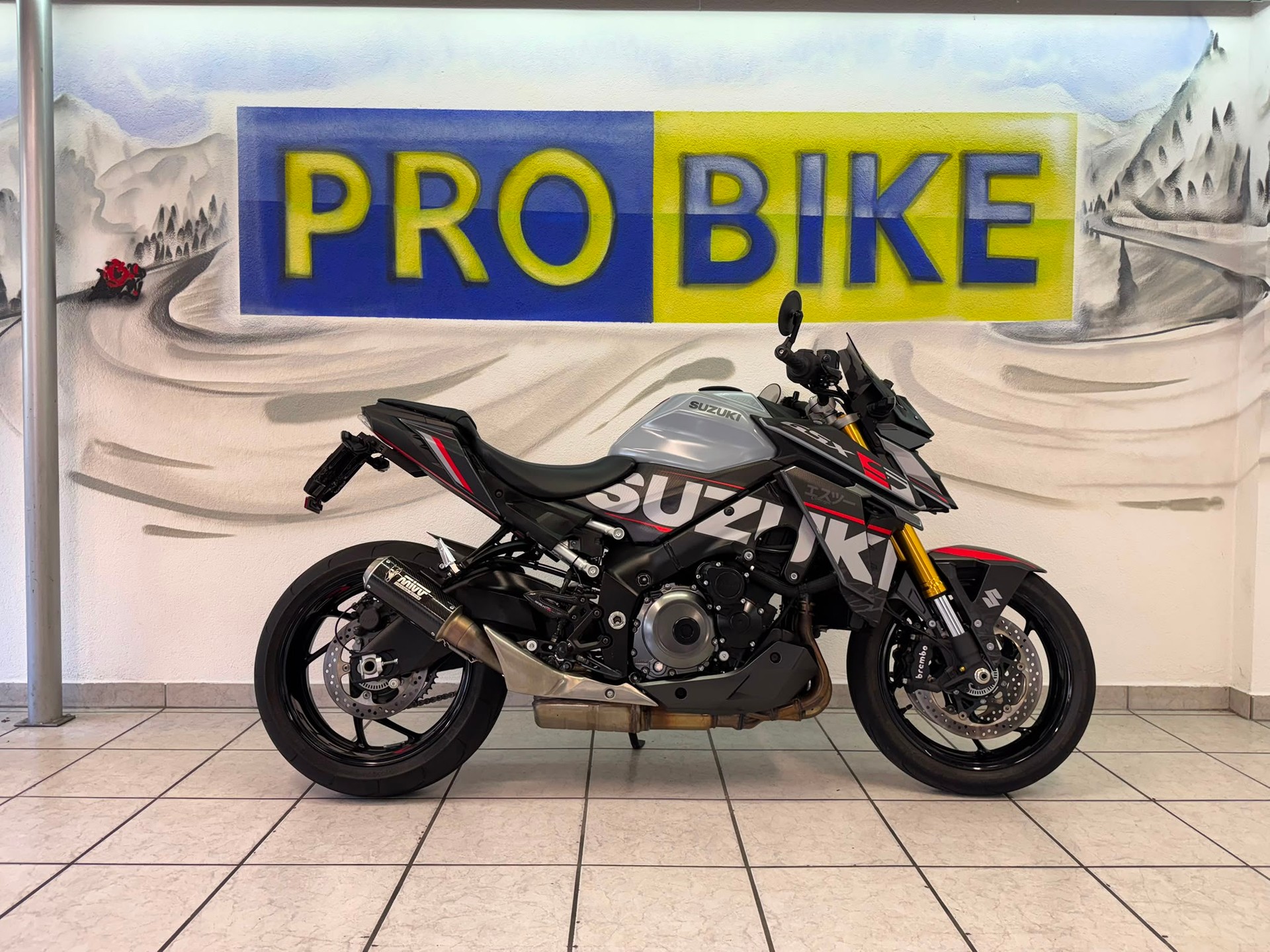 SUZUKI GSX-S 1000-showroom-element-1