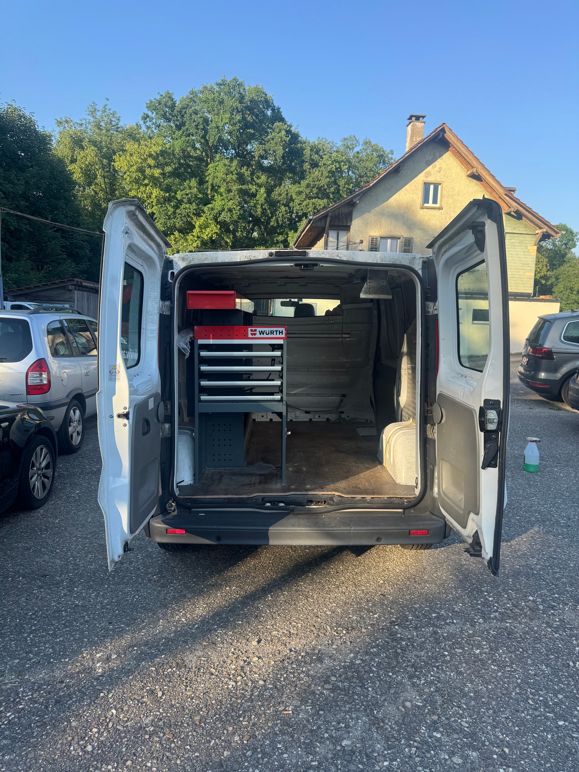 OPEL VIVARO-image-10
