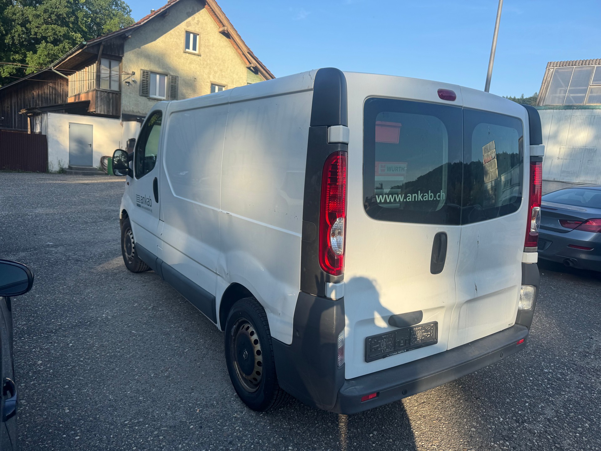 OPEL VIVARO-image-4