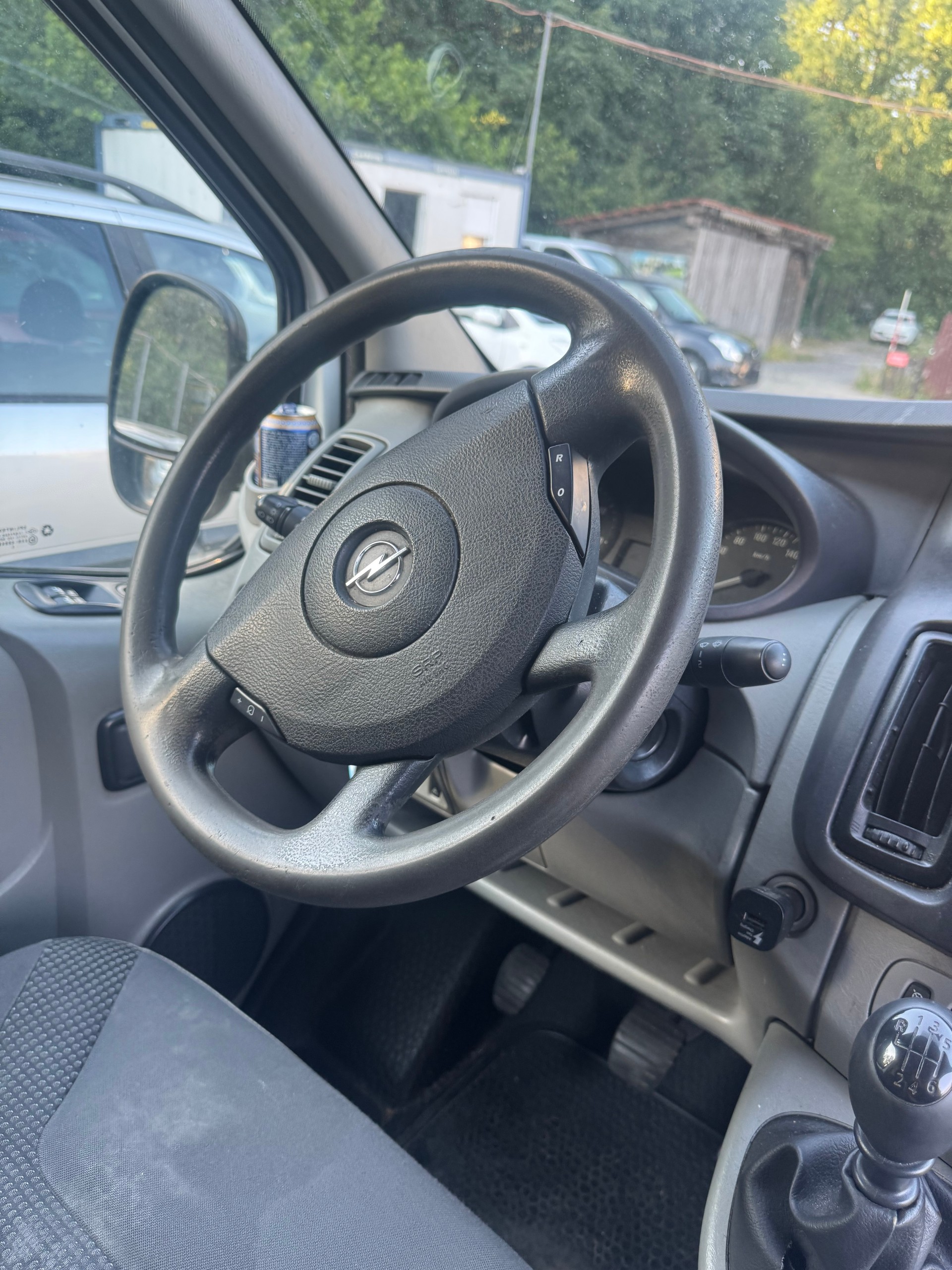 OPEL VIVARO-image-6